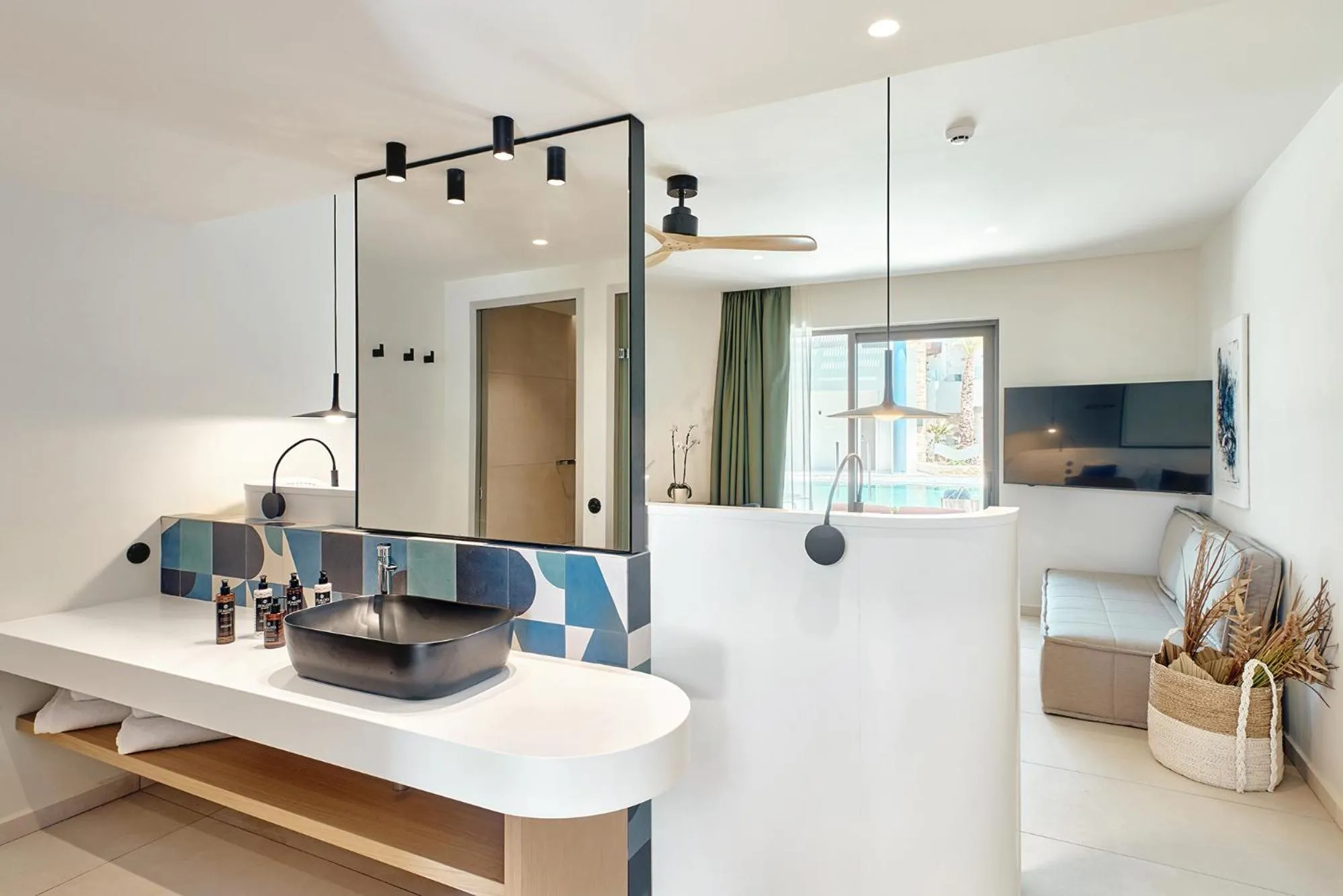 Bathroom in Paralos Kosta Alímia