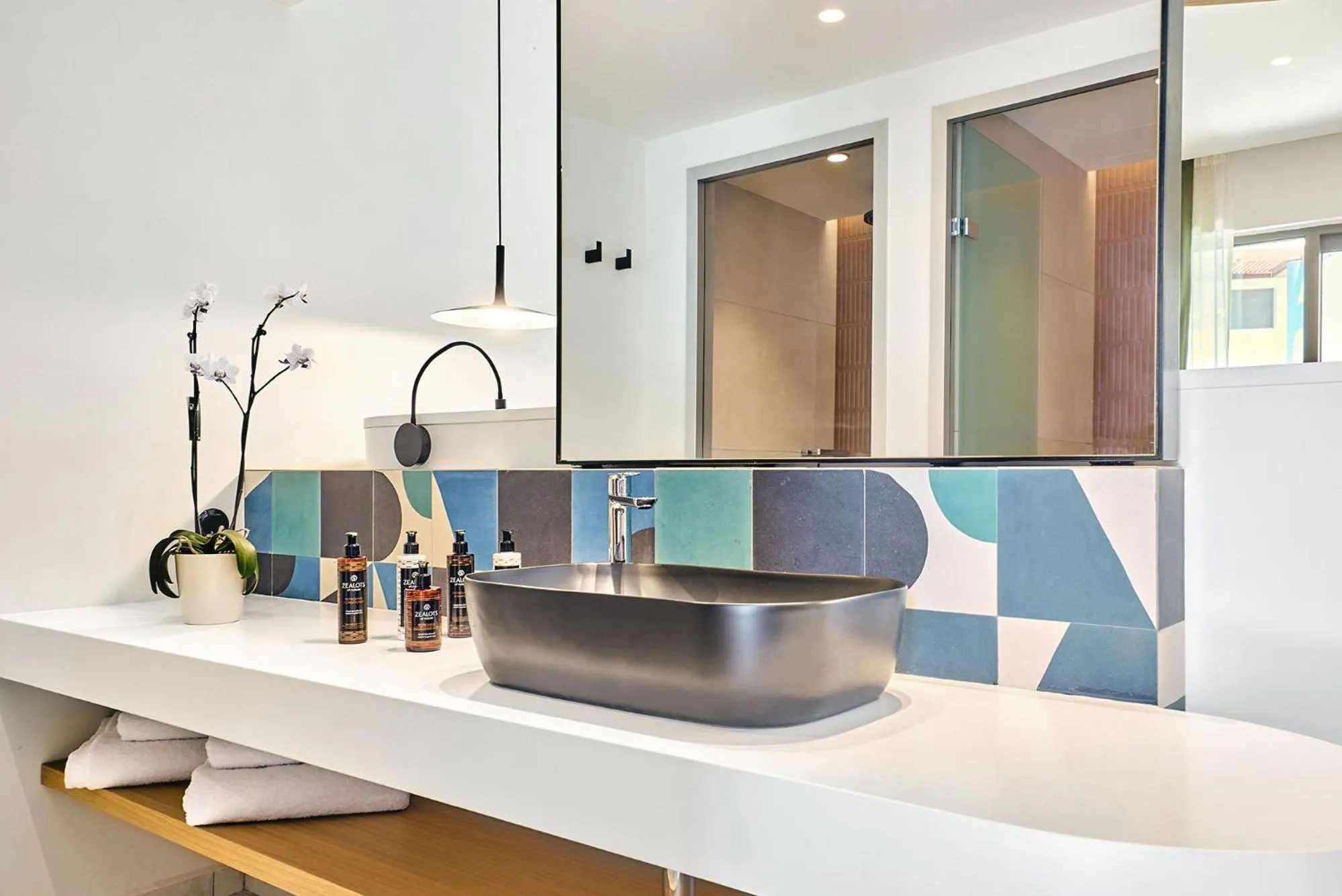 Bathroom in Paralos Kosta Alímia