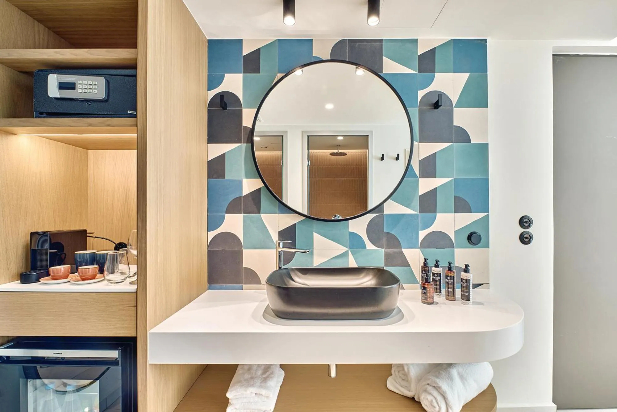 Bathroom in Paralos Kosta Alímia