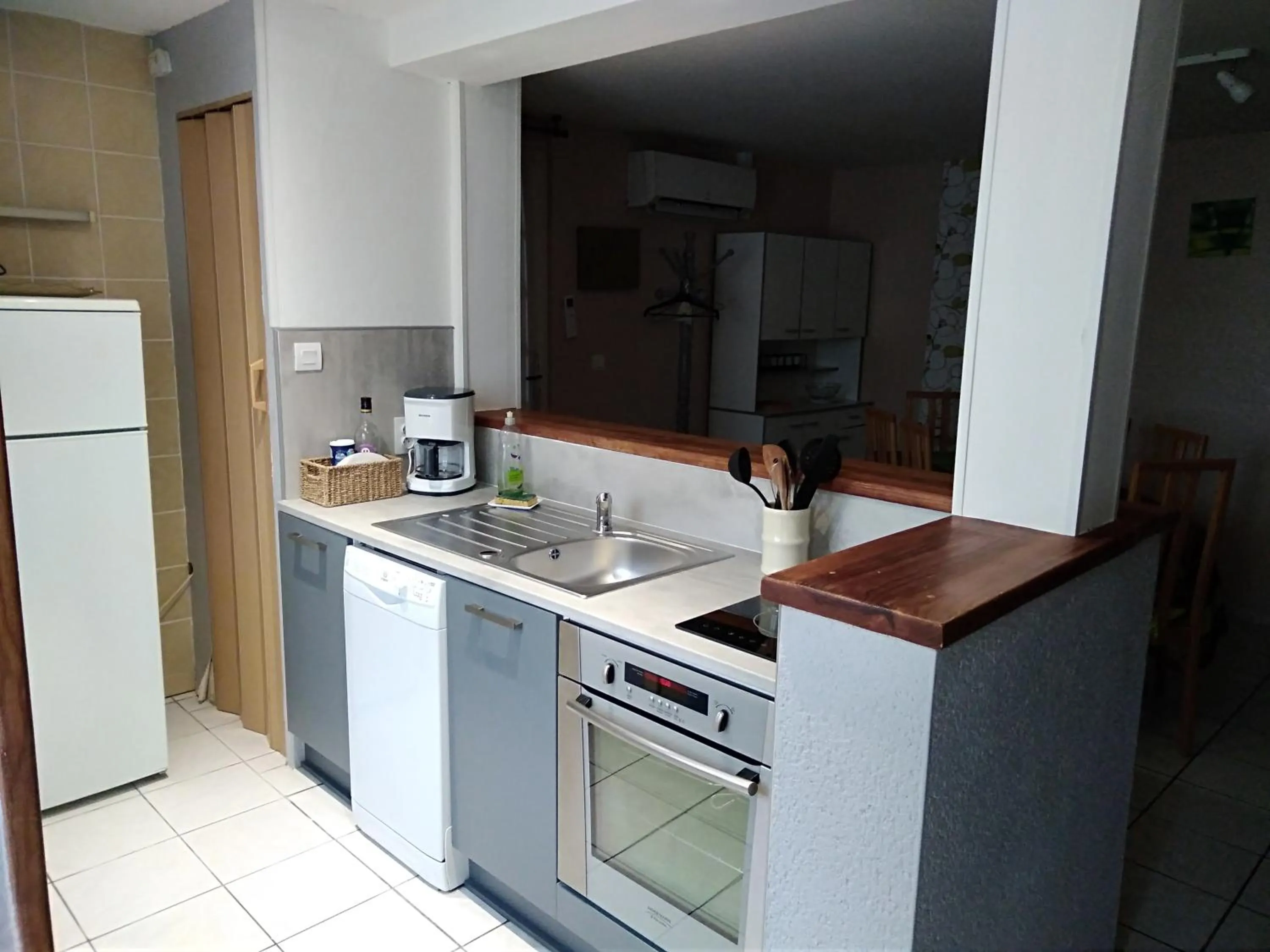 Kitchen or kitchenette in les tourterelles