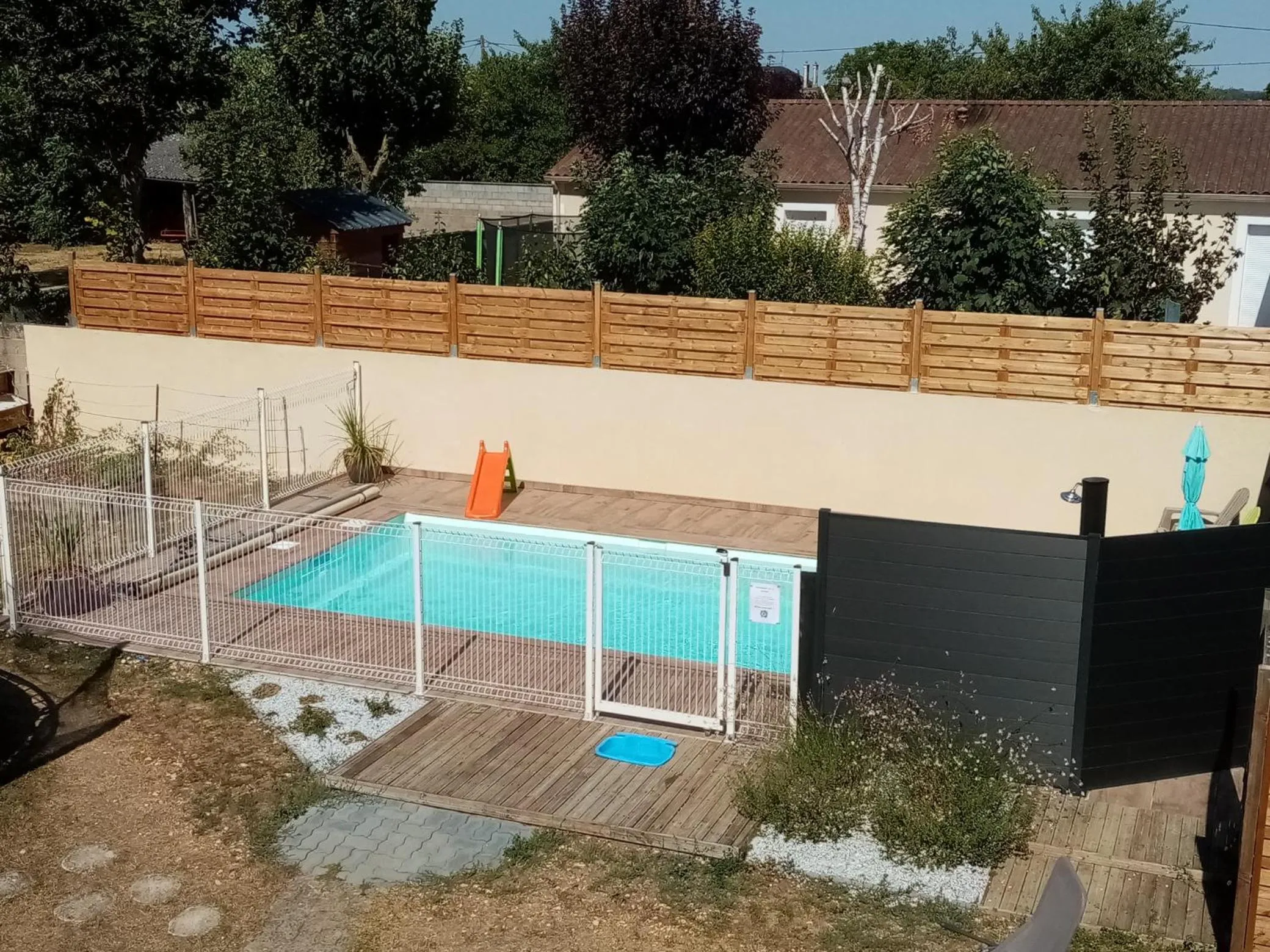 Swimming pool in les tourterelles