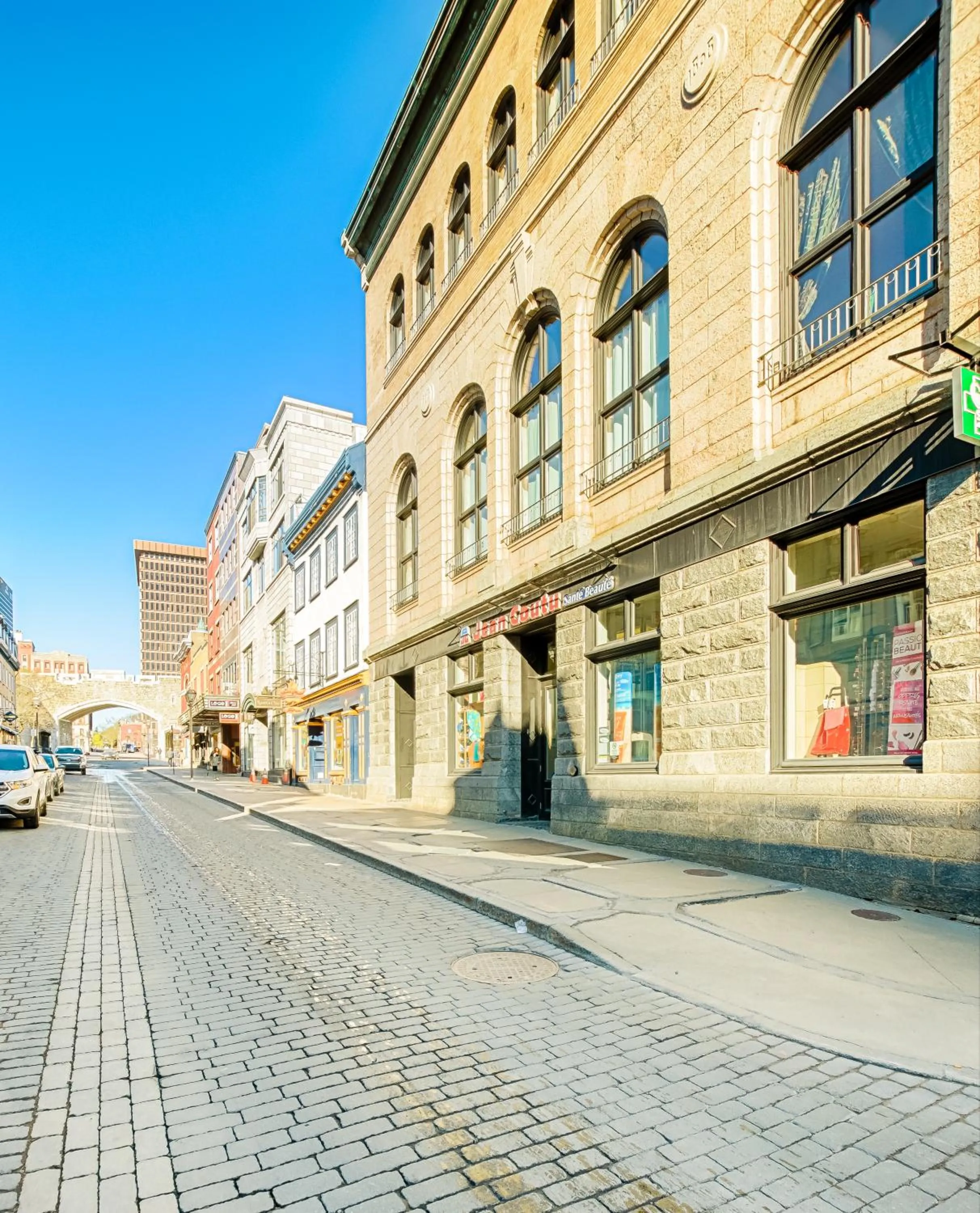Property building in Les Lofts 1048