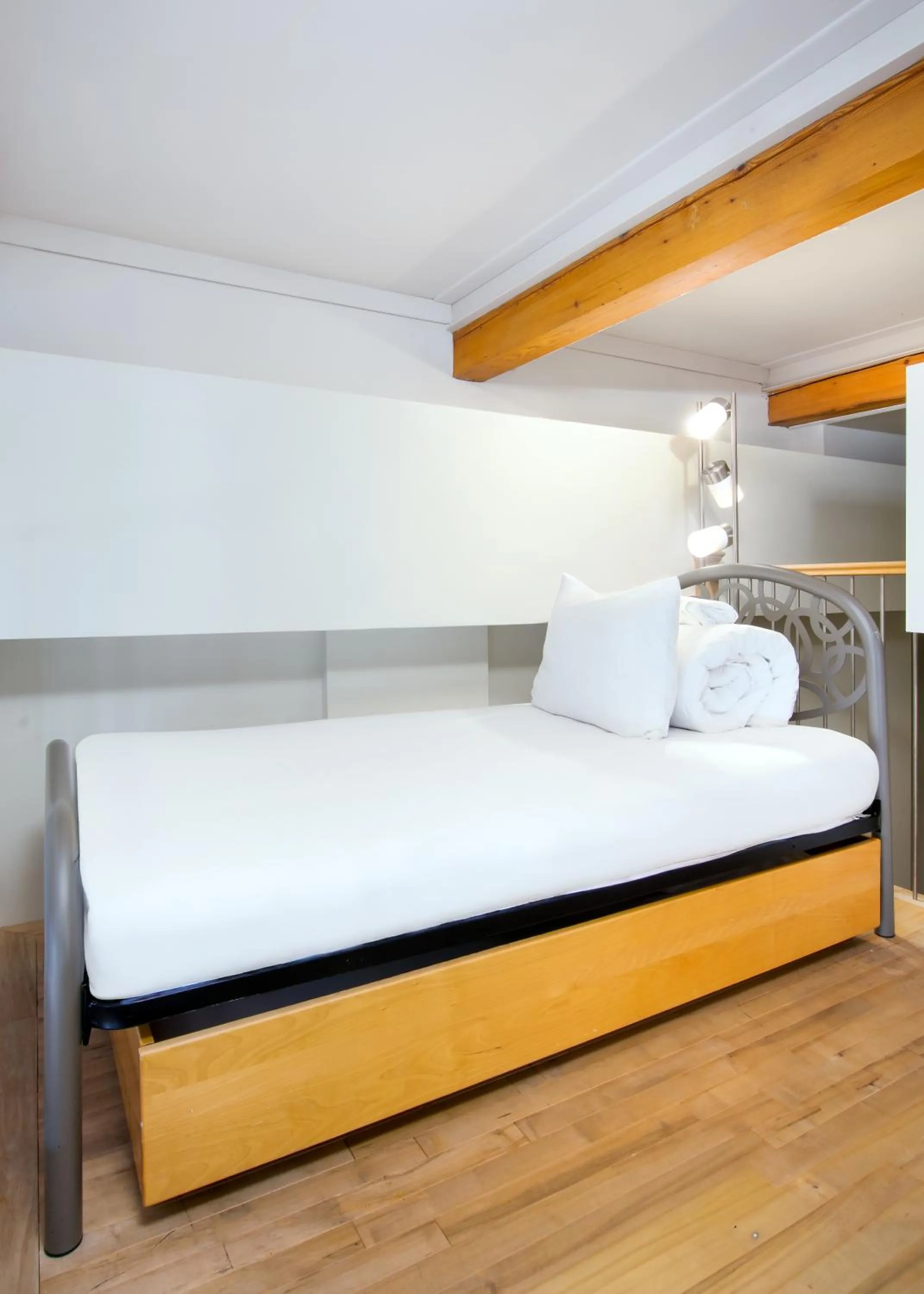 Bed in Les Lofts 1048