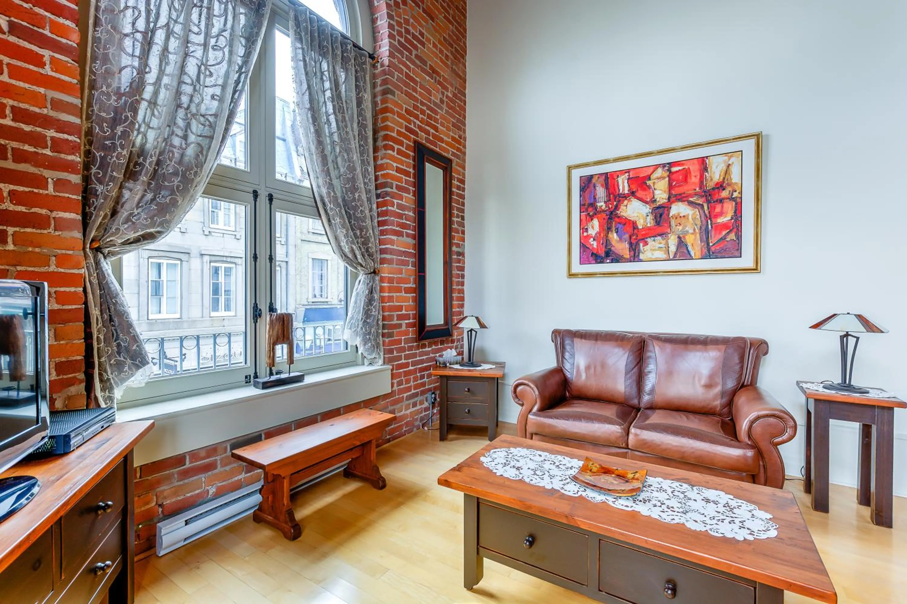 Communal lounge/ TV room in Les Lofts 1048