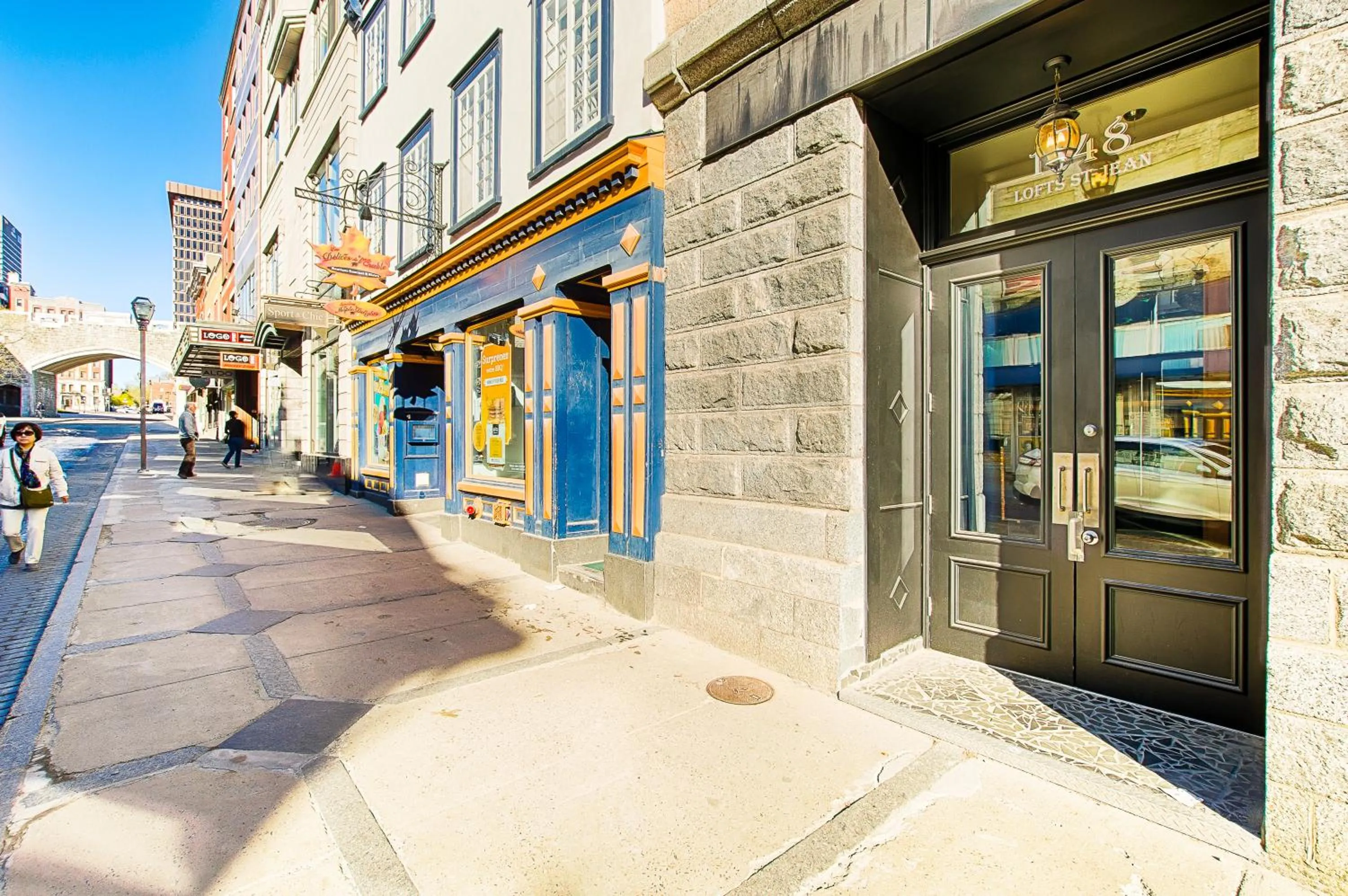 Property building in Les Lofts 1048