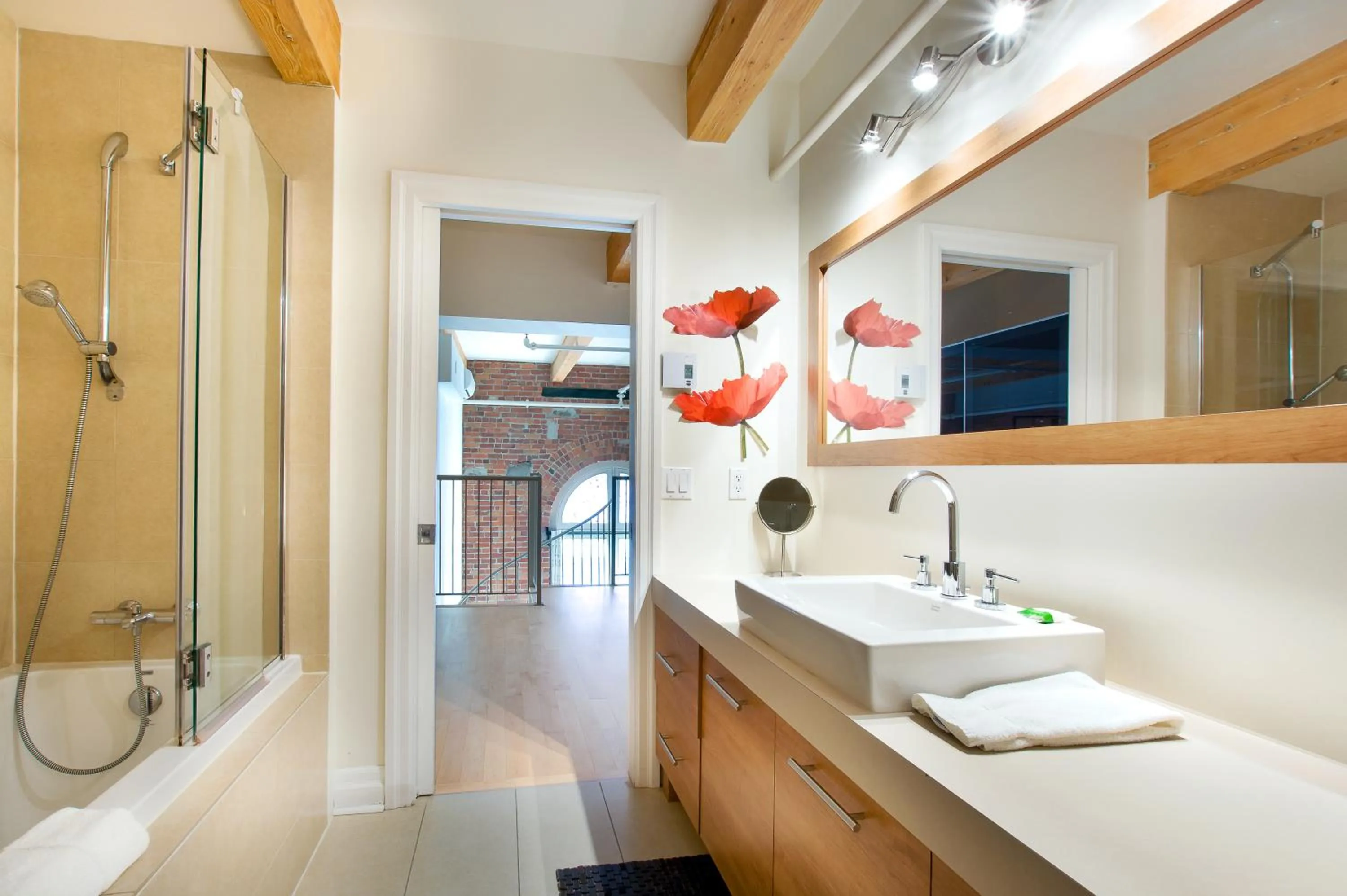 Shower in Les Lofts 1048