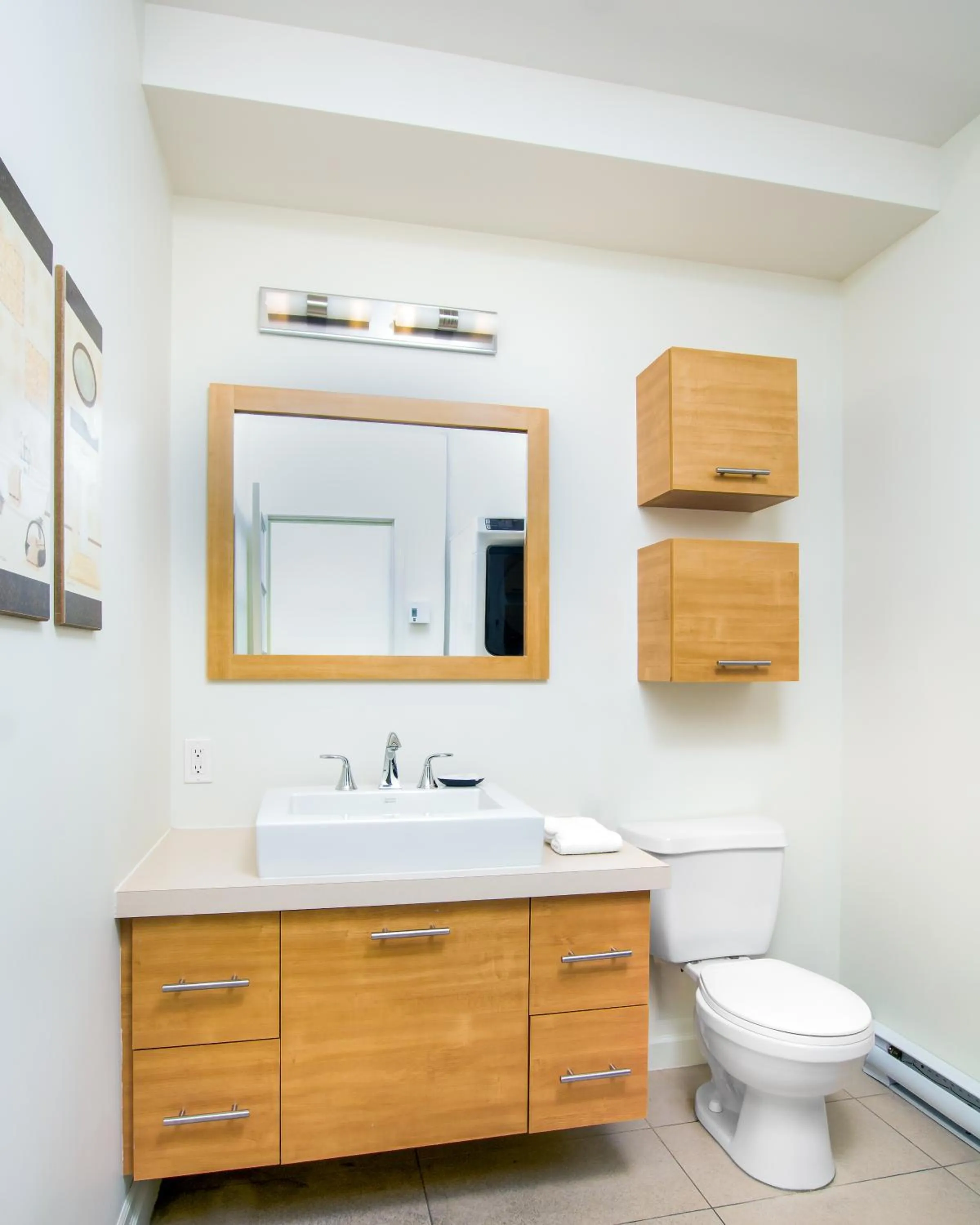 Toilet in Les Lofts 1048