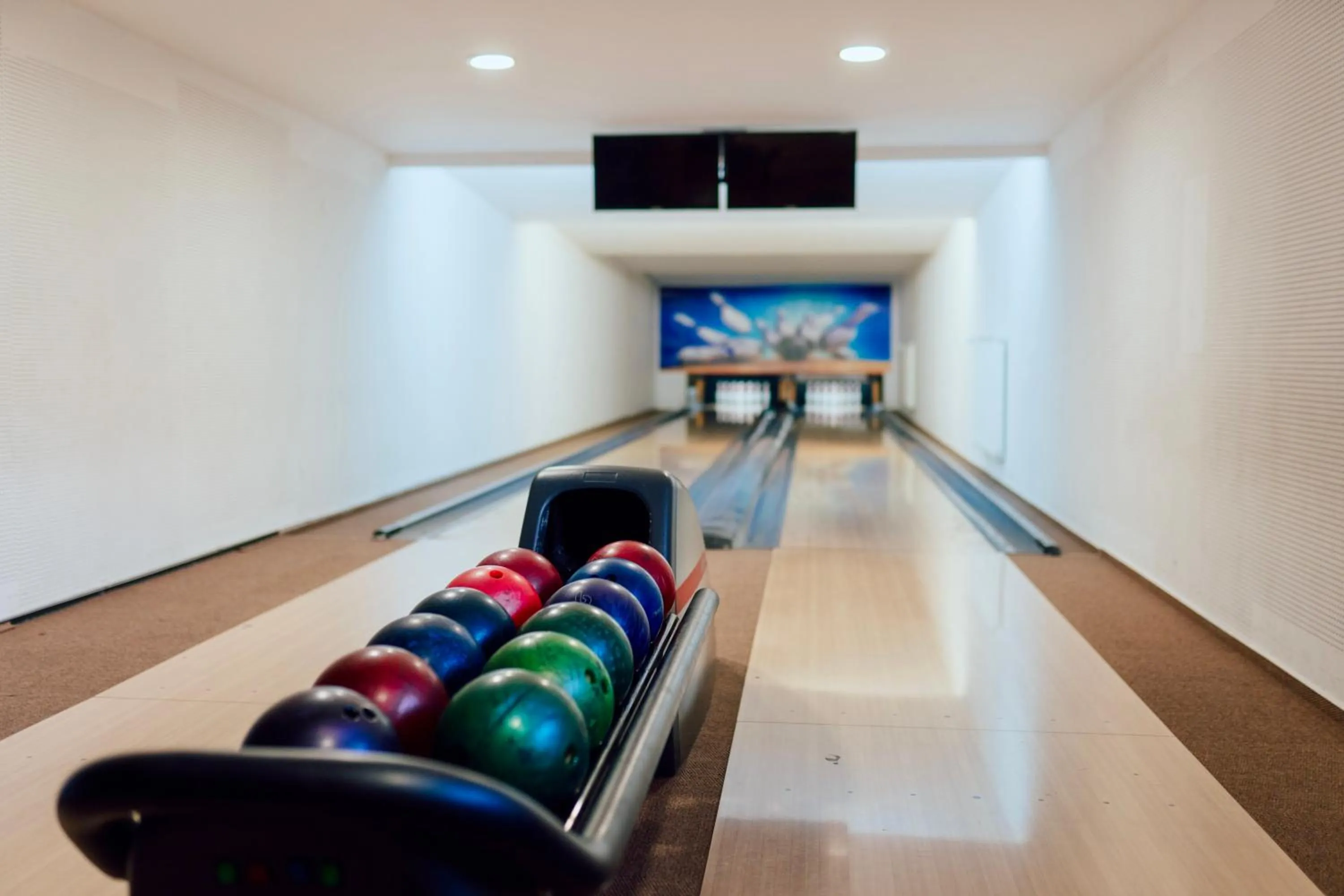 Bowling in Hotel Boboty