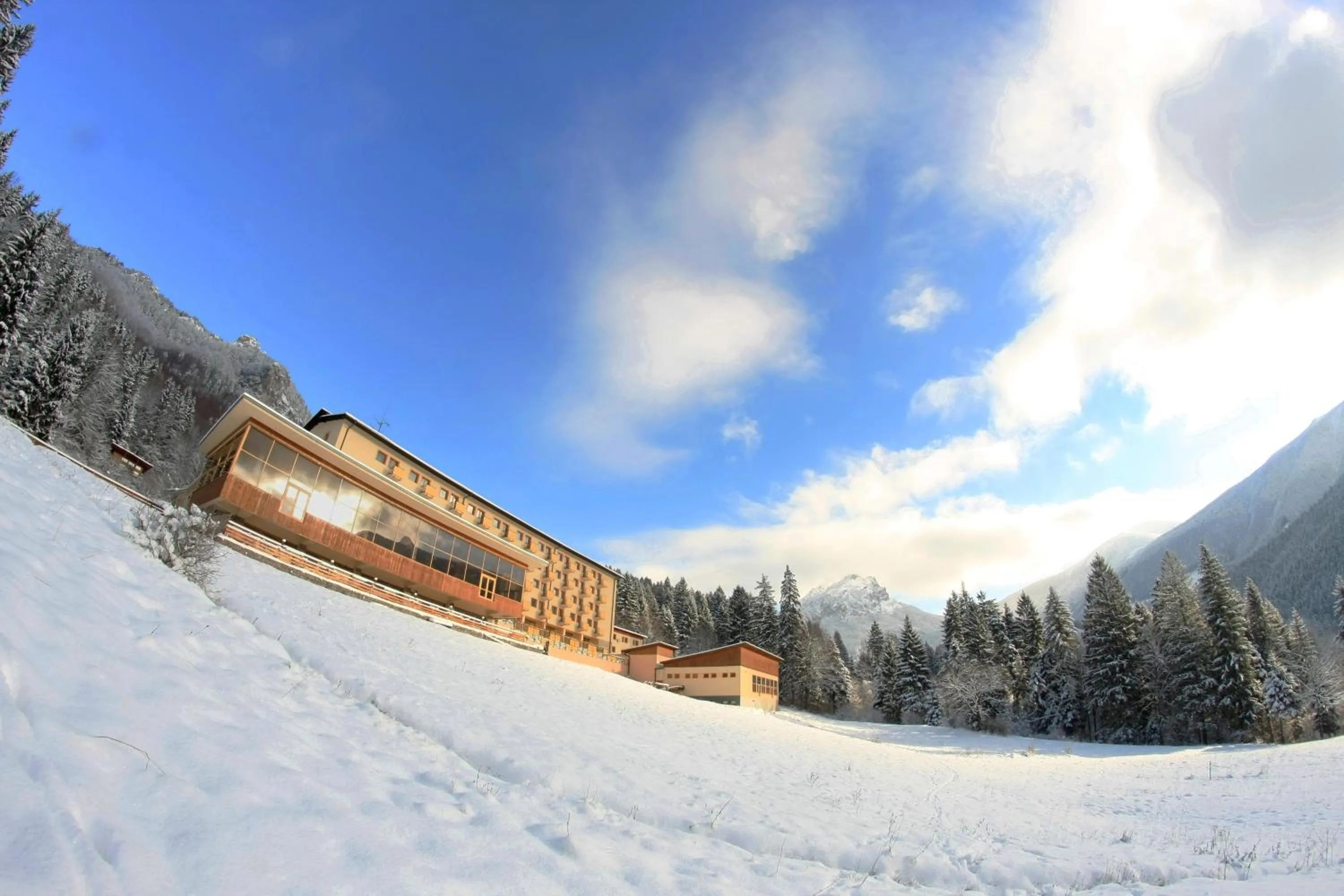 Facade/entrance in Hotel Boboty