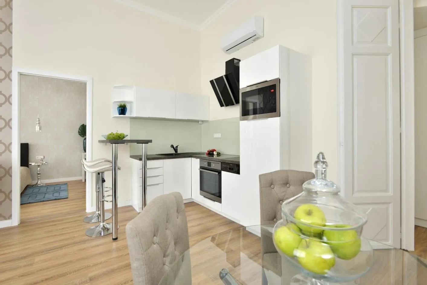 Kitchen or kitchenette in Julia superior apartment in the city center.