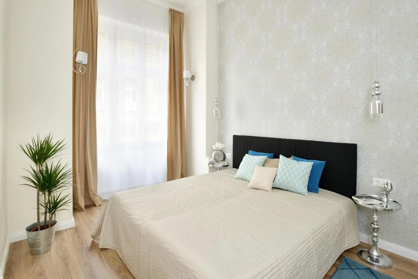 Bedroom, Bed in Julia superior apartment in the city center.