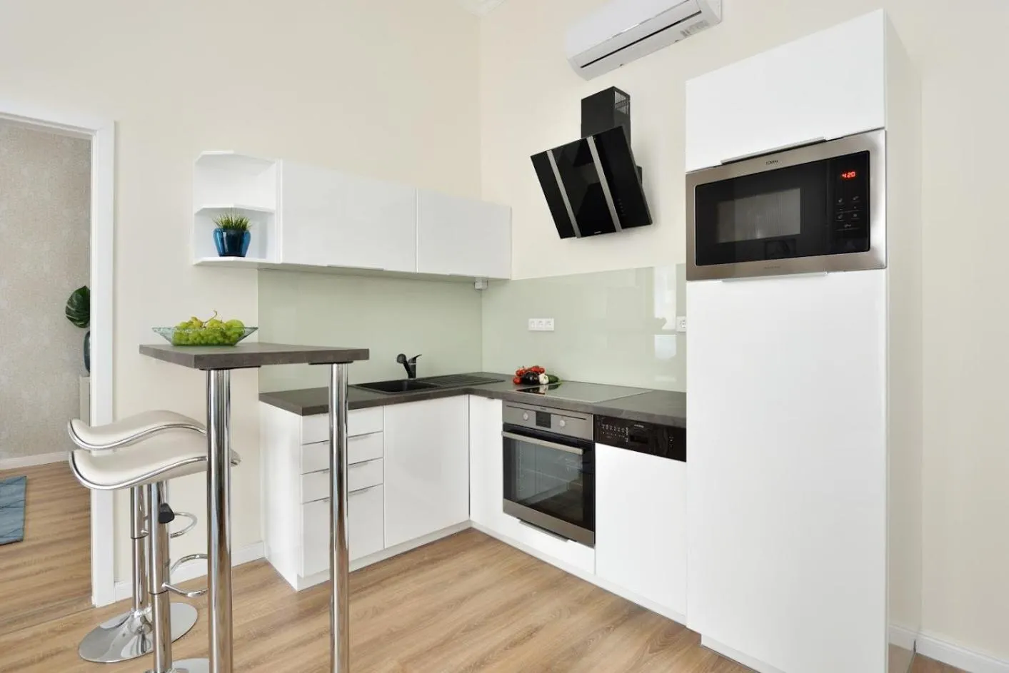 Kitchen or kitchenette in Julia superior apartment in the city center.