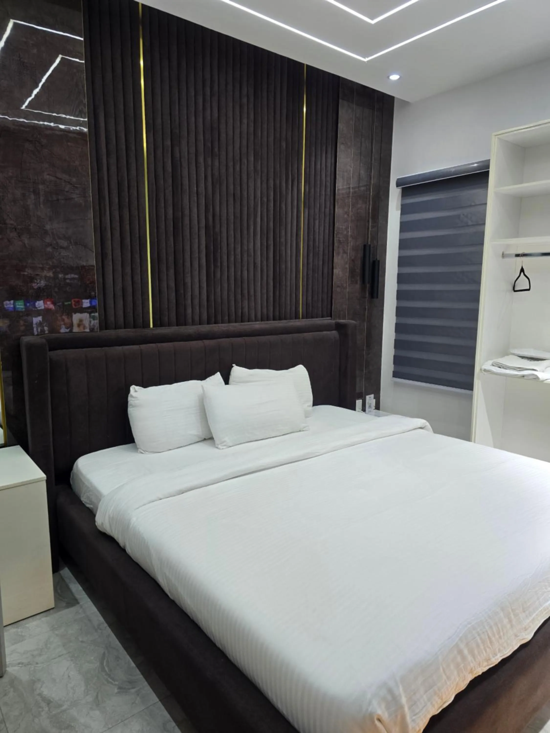 Bed in Blackwood Hotels