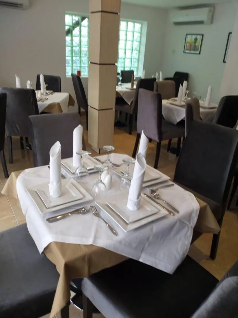 Restaurant/places to eat in Blackwood Hotels