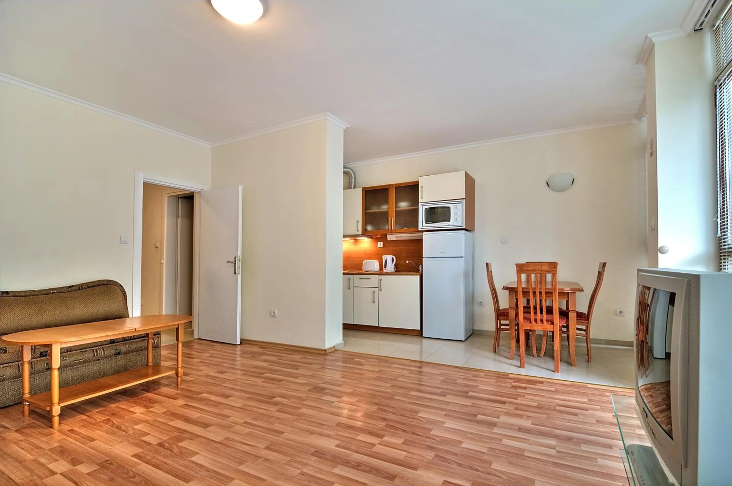 Living room in Sun City I Apartments
