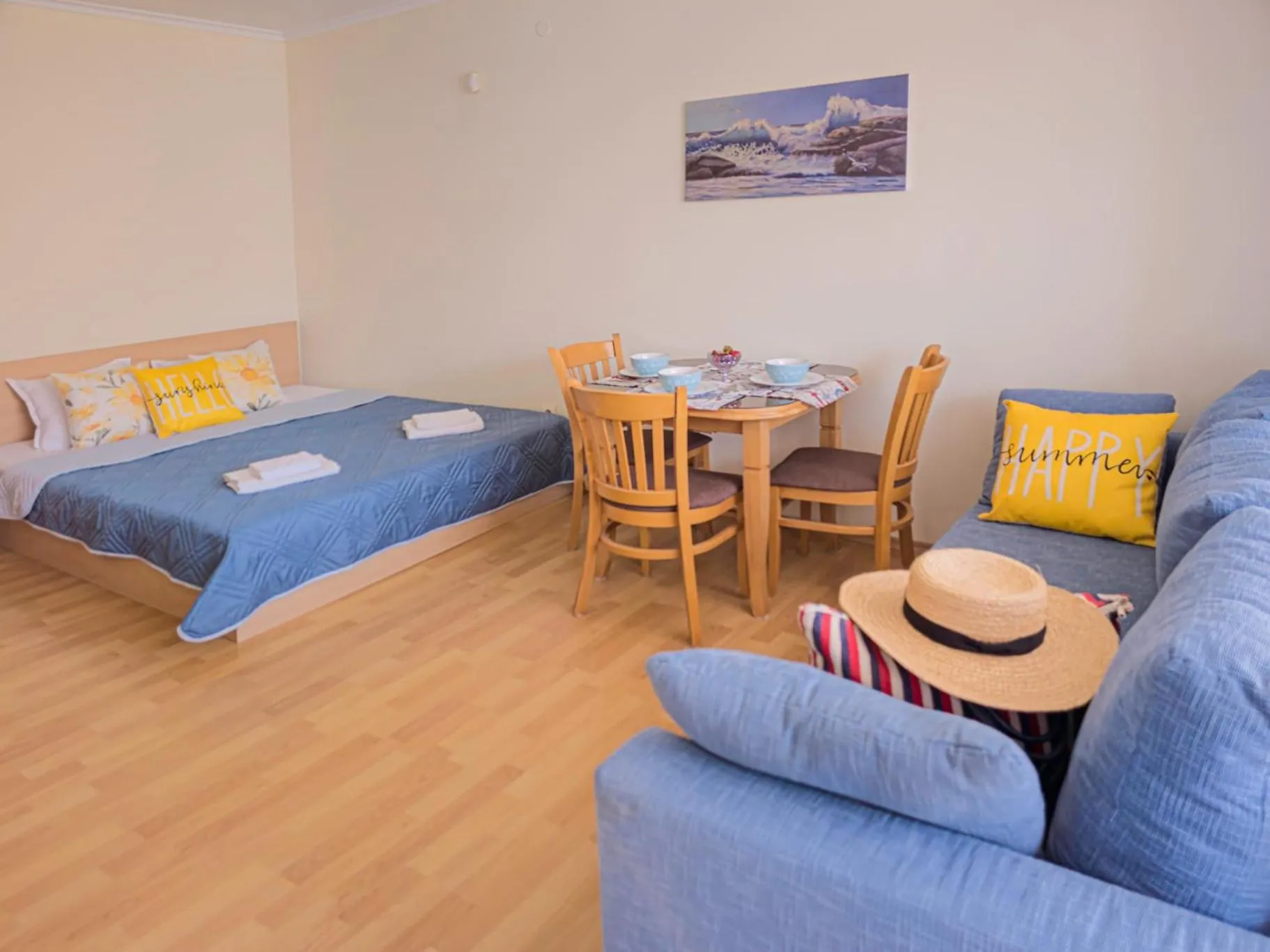 Bed in Sun City I Apartments