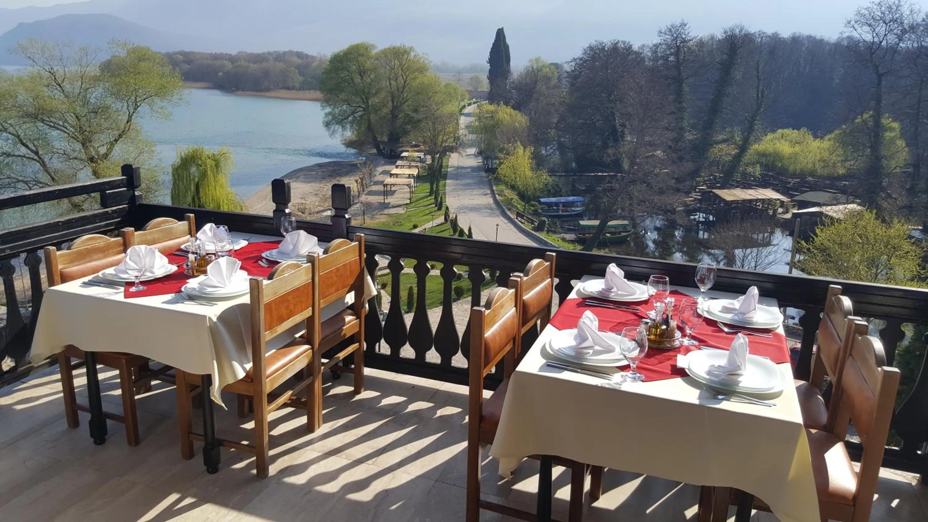 Restaurant/places to eat in Hotel St. Naum