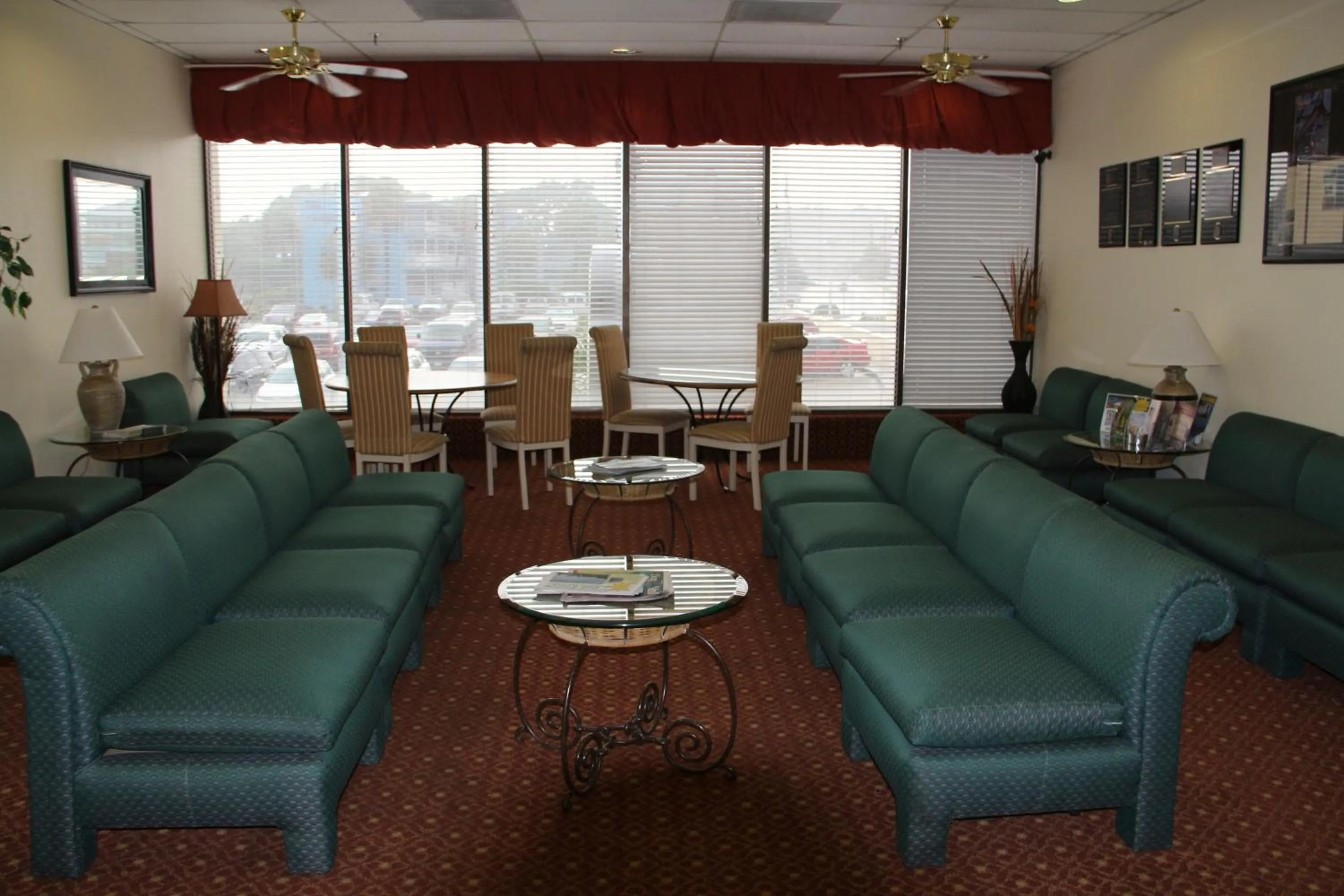 Communal lounge/ TV room in Schooner II Beach and Racquet Club