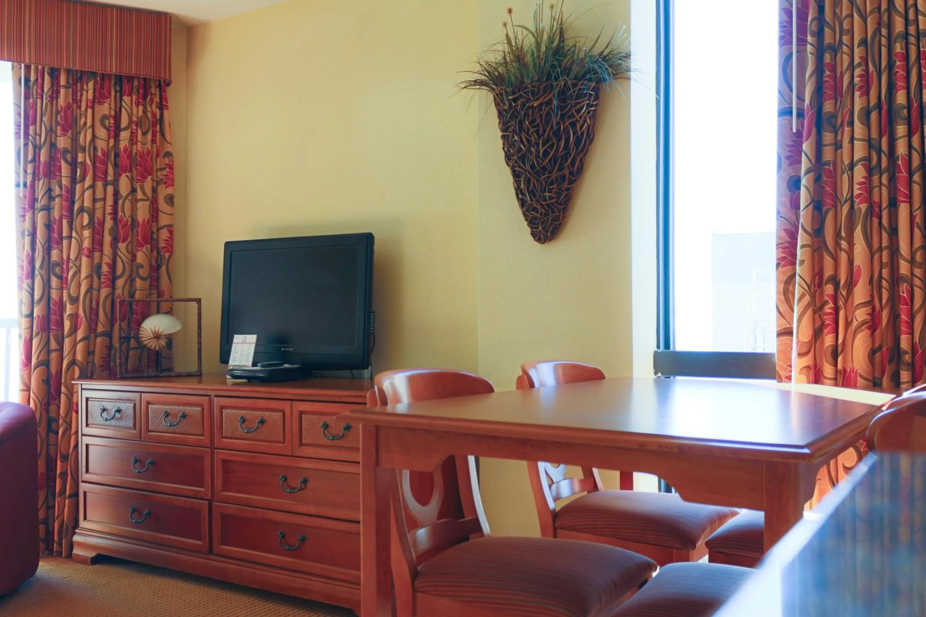 Living room in Schooner II Beach and Racquet Club