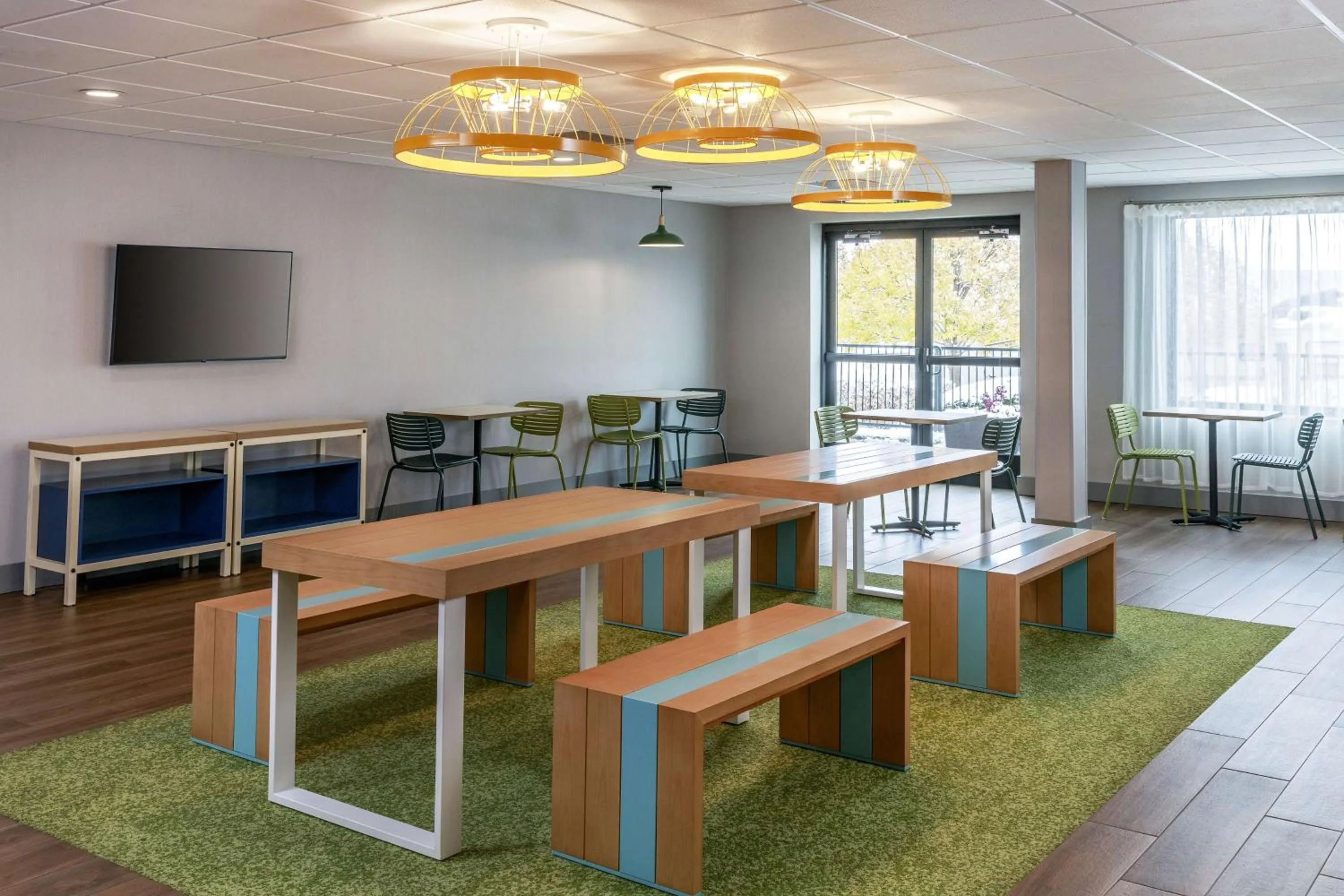 Lobby or reception in Spark by Hilton Denver International Airport