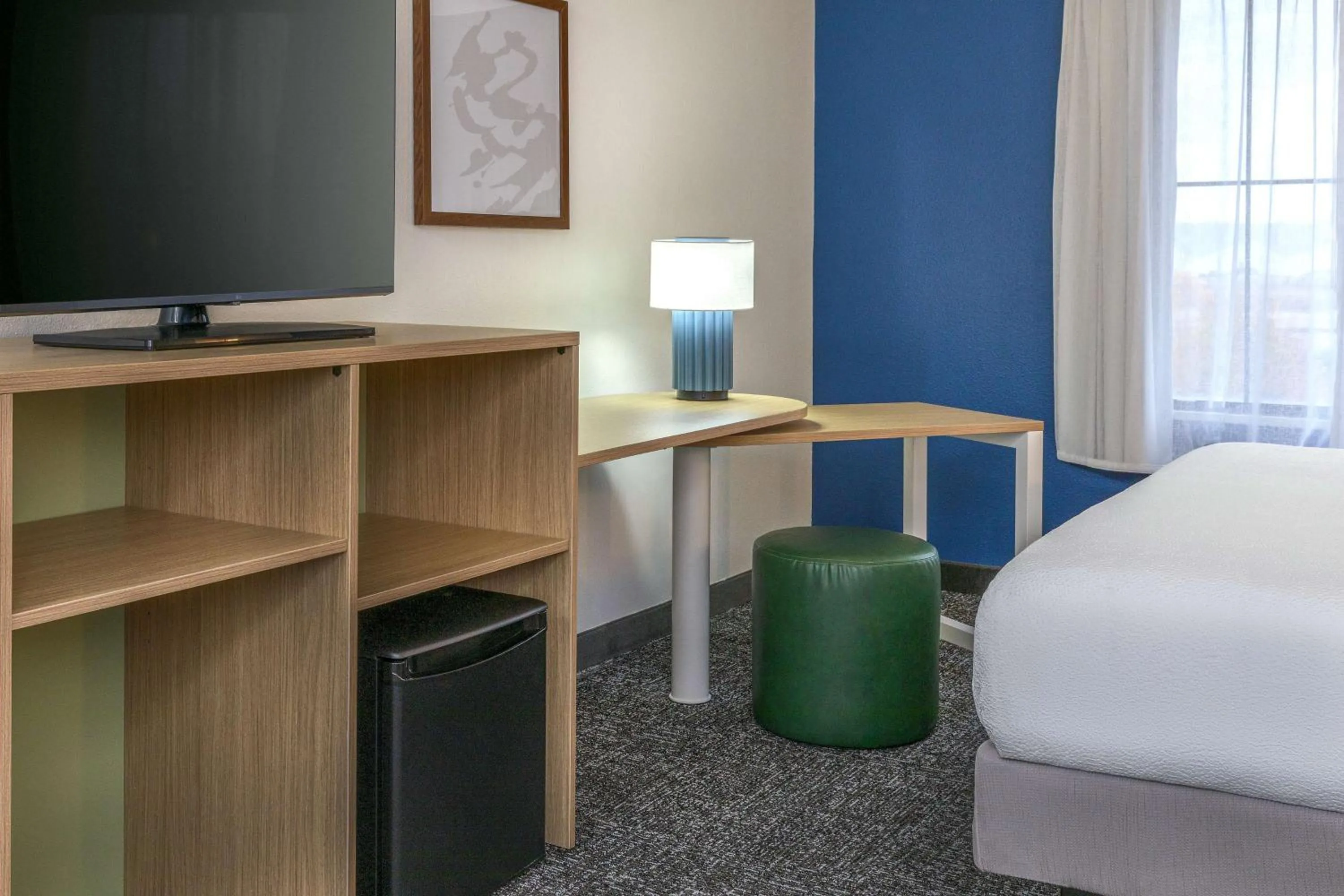 Bed in Spark by Hilton Denver International Airport