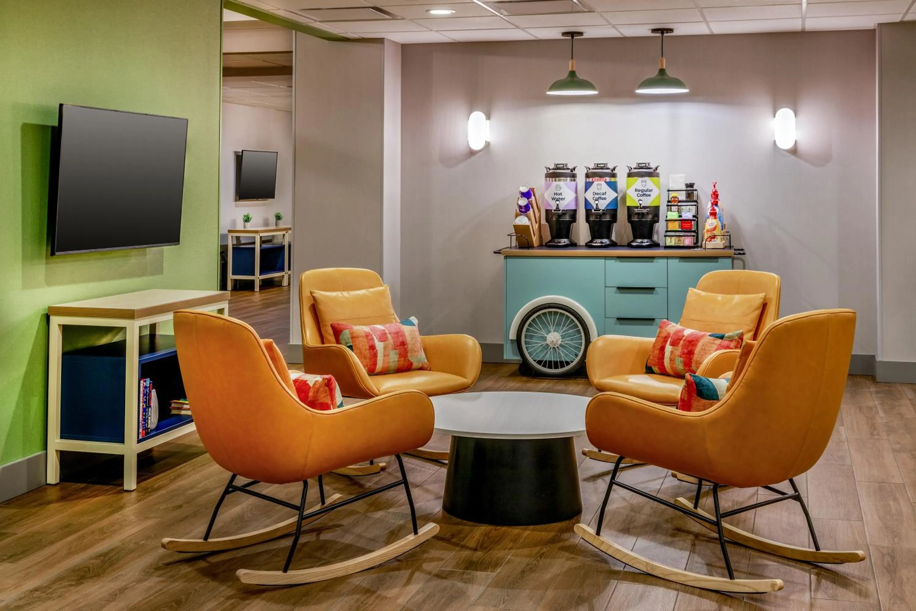 Lobby or reception in Spark by Hilton Denver International Airport