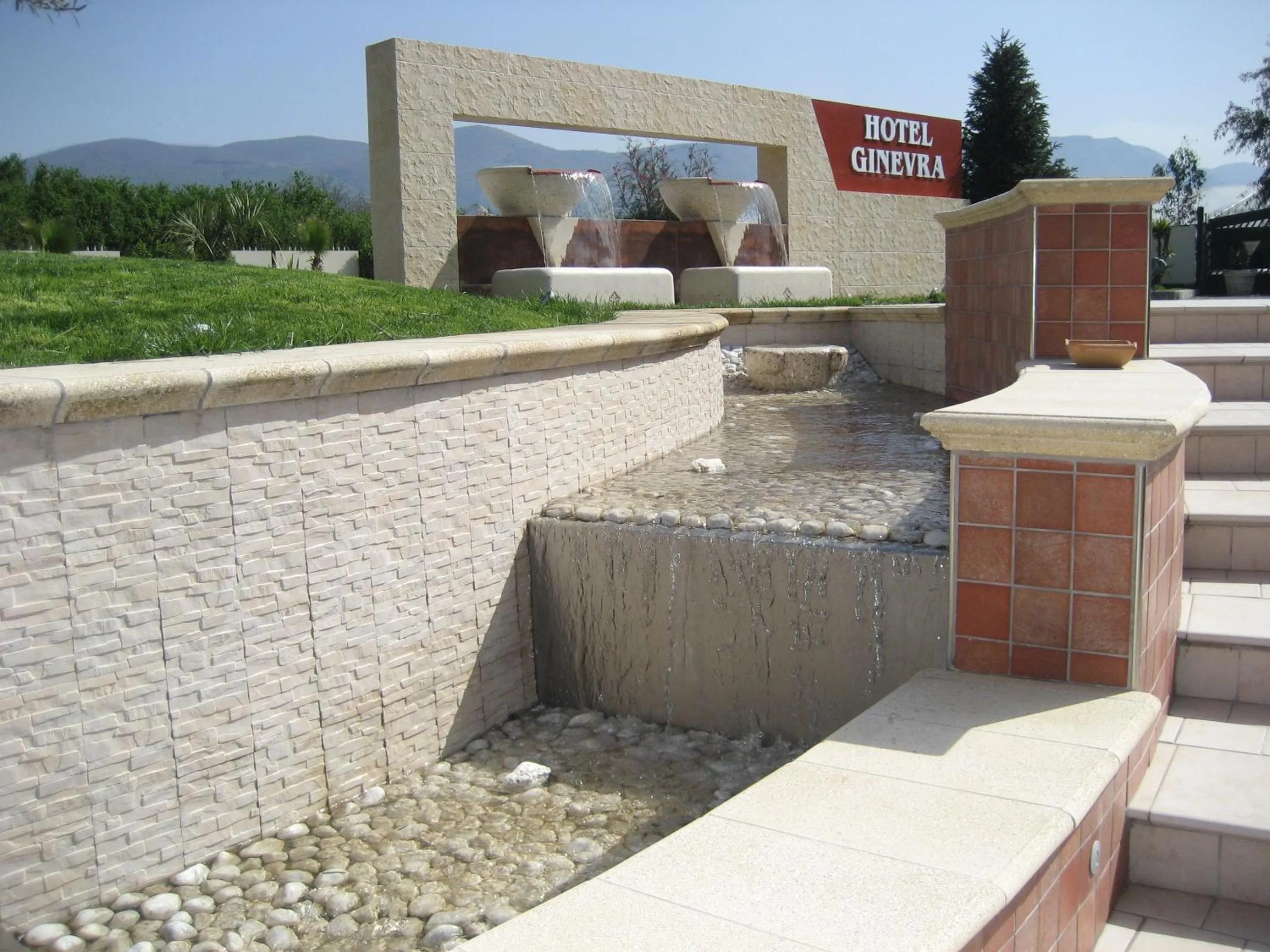 Facade/entrance in Hotel Ginevra