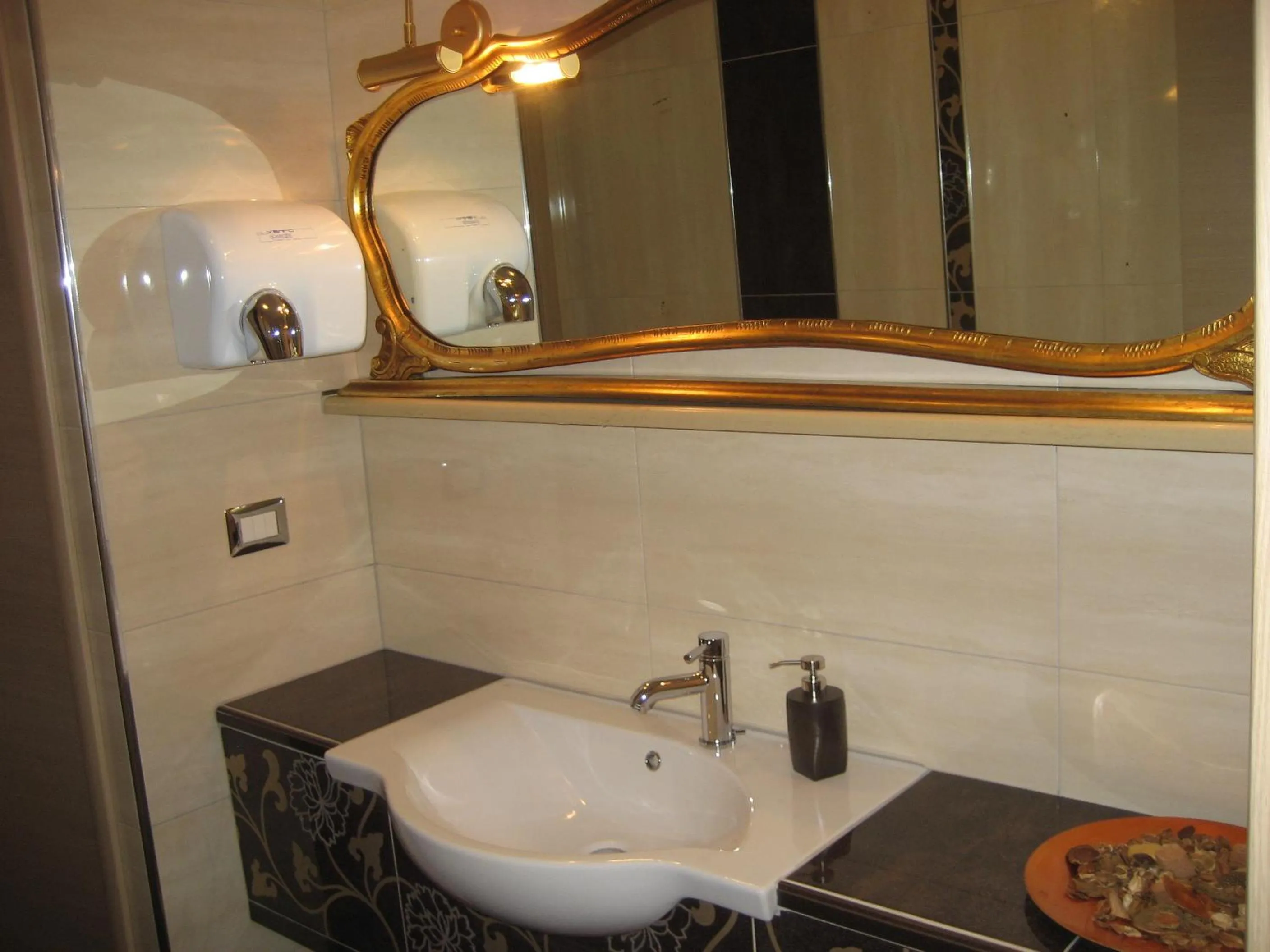 Bathroom in Hotel Ginevra