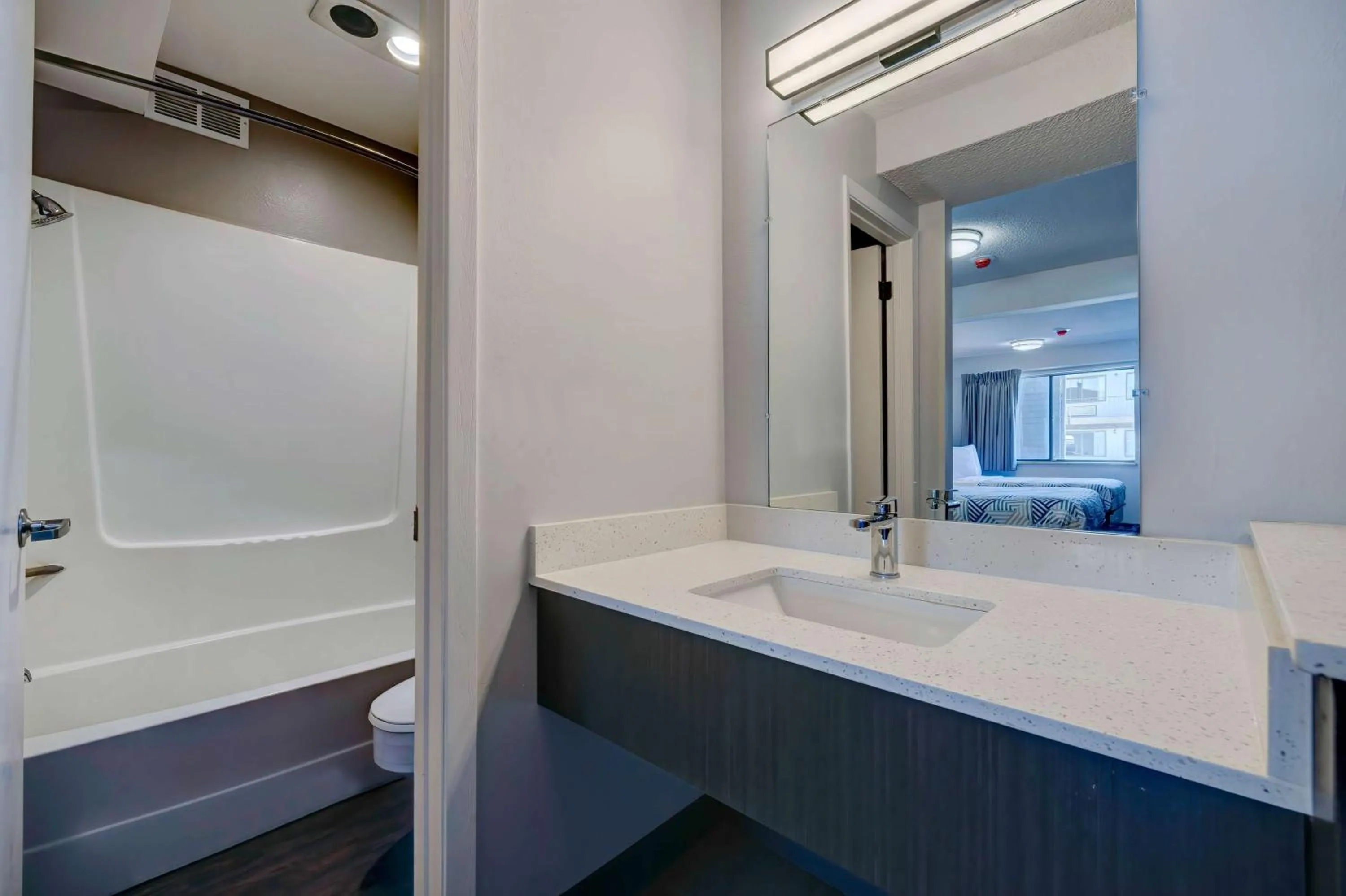 Bedroom in Studio 6 Rock Springs WY Flaming Gorge