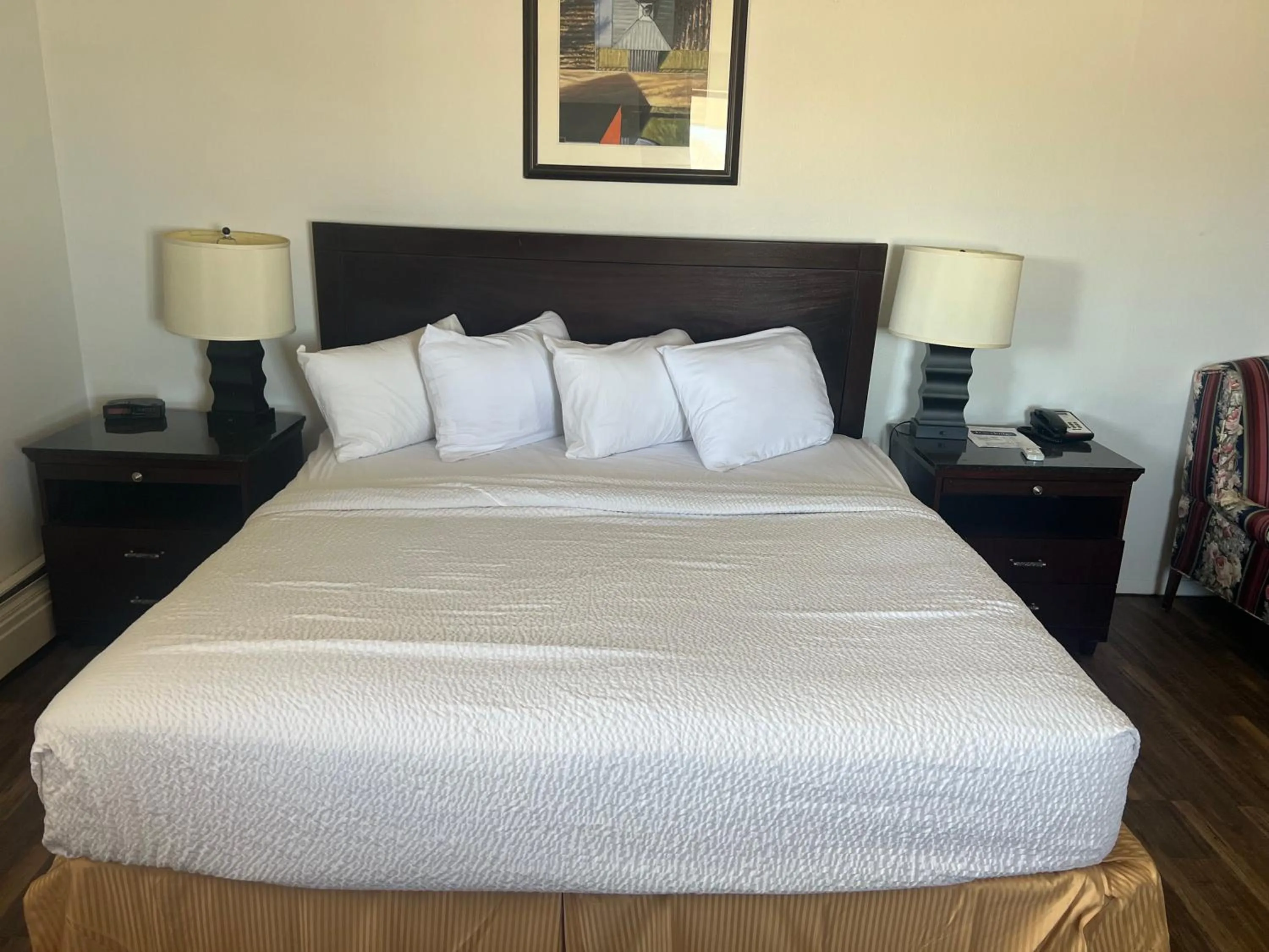 Bedroom, Bed in Travelodge by Wyndham Laramie