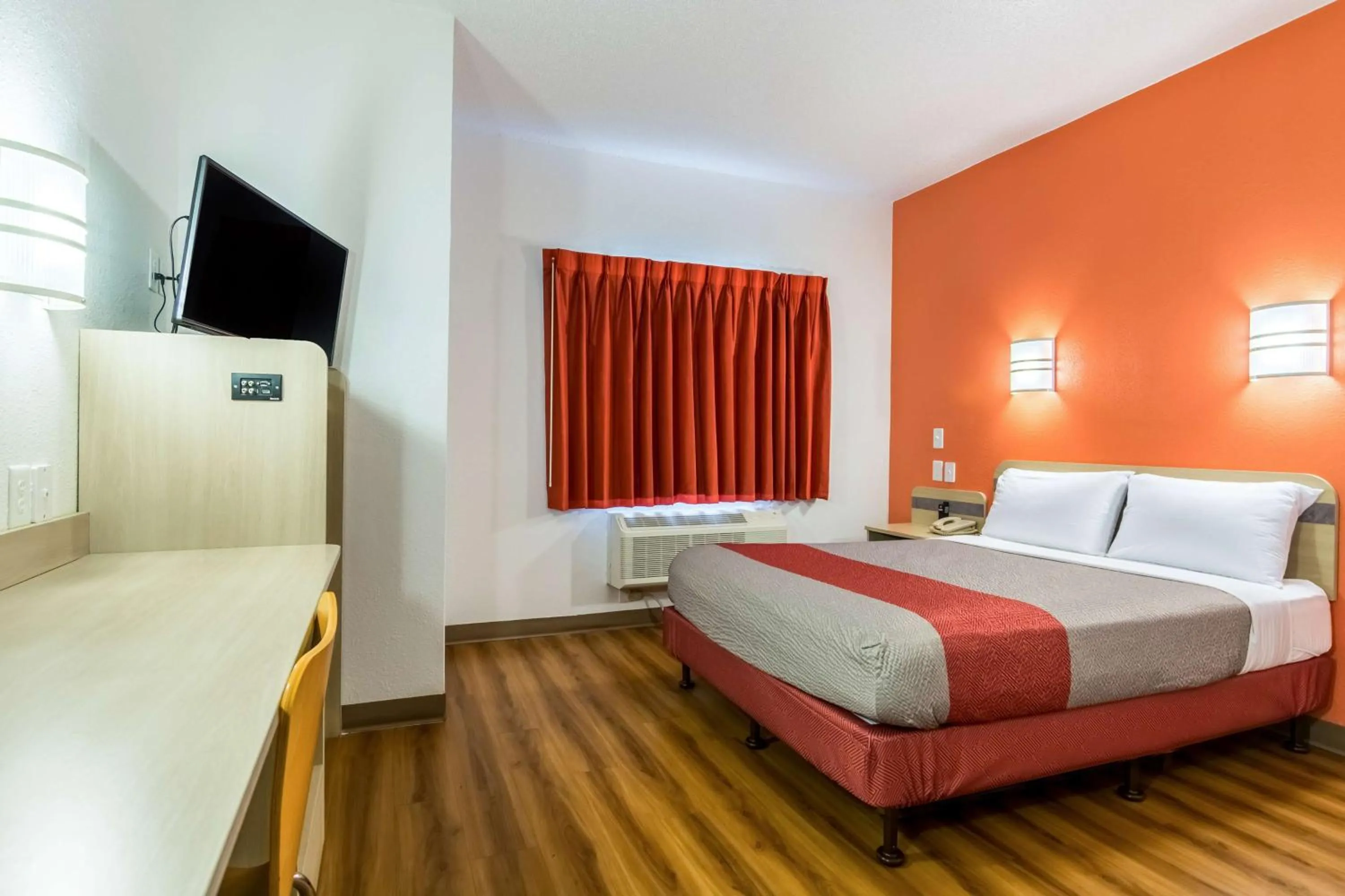 Photo of the whole room, Bed in Motel 6-Fort Mill, SC - Charlotte