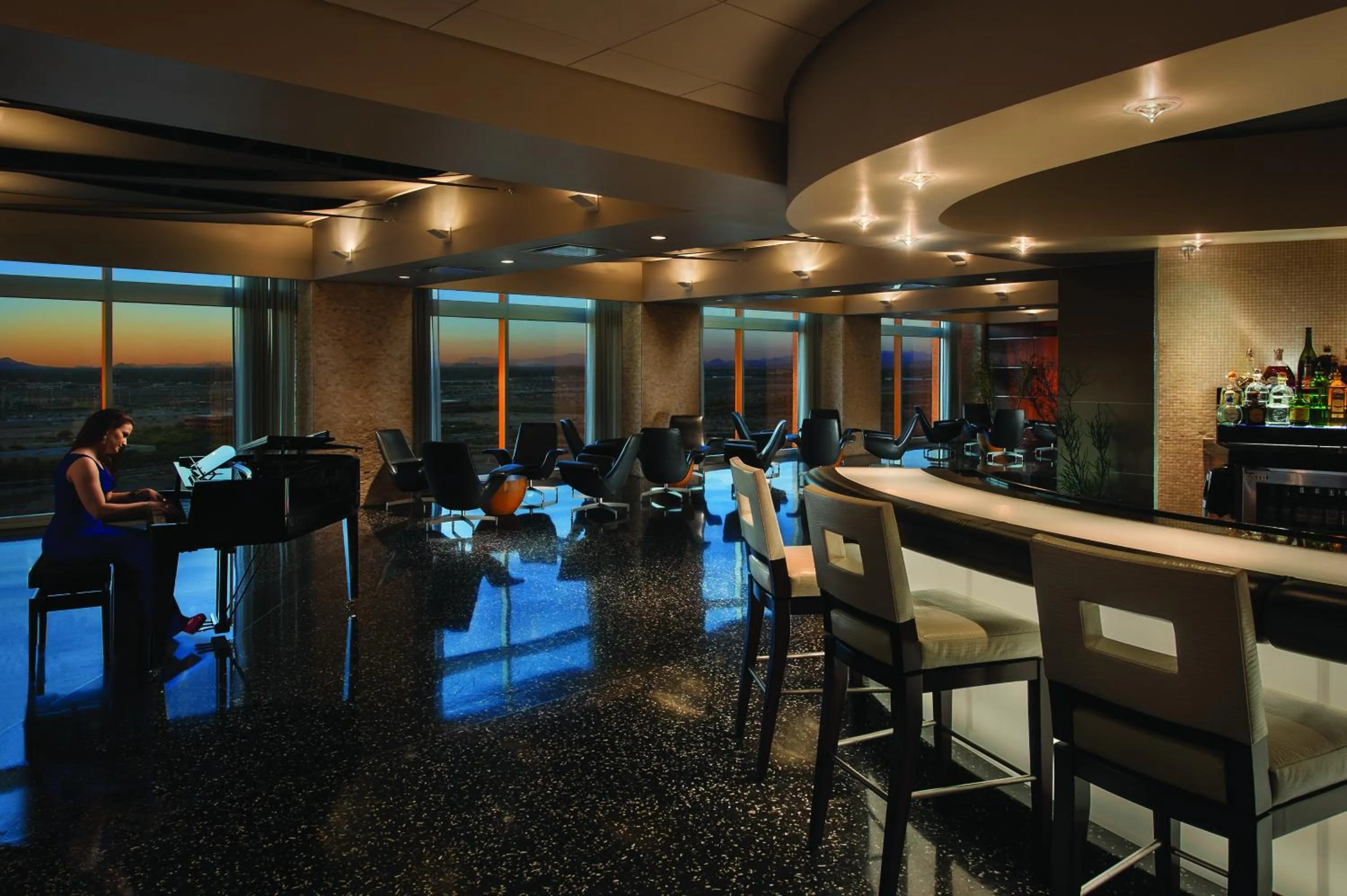 Lounge or bar in Talking Stick Resort