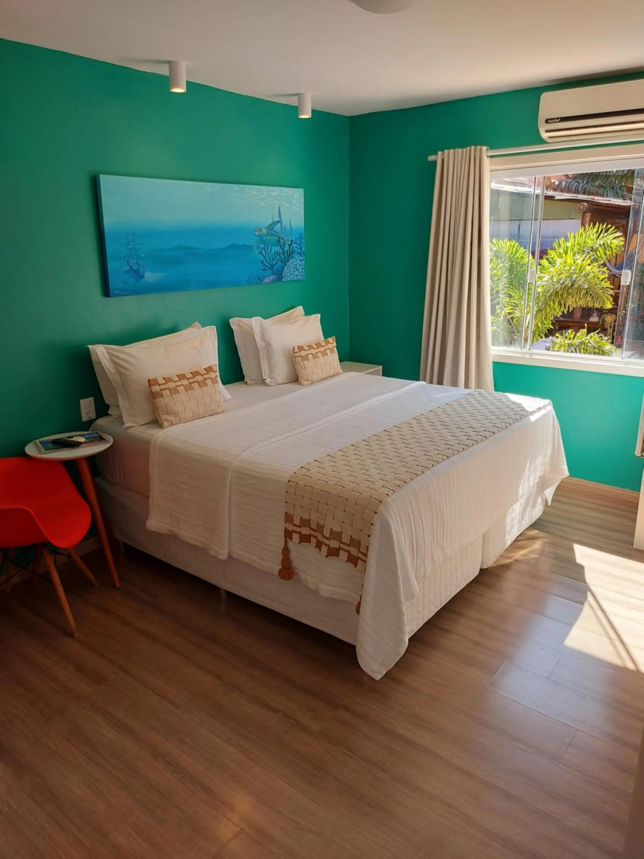 Photo of the whole room, Bed in Pousada Arraial Inn
