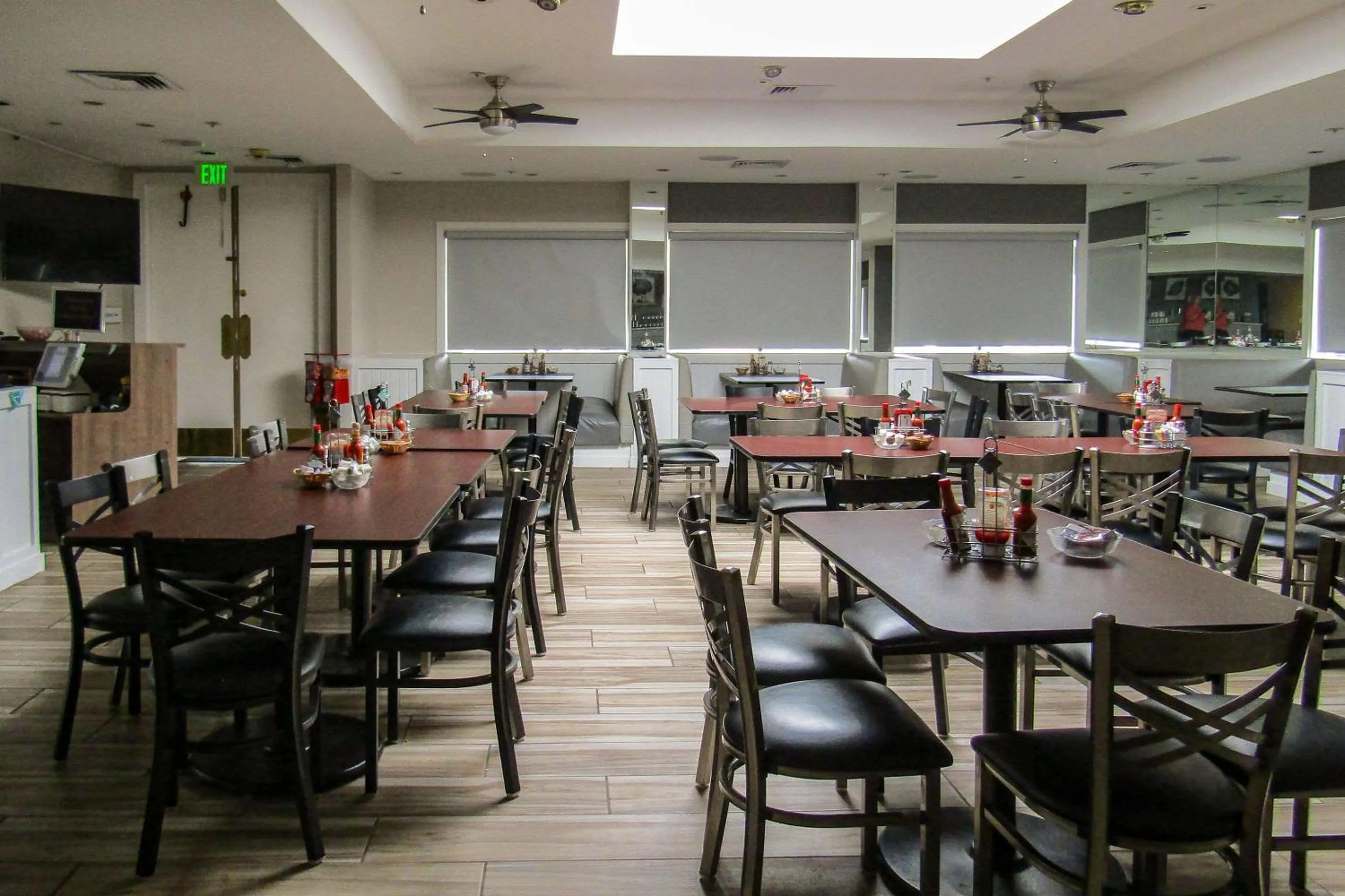 Breakfast in Clarion Inn Near China Lake Naval Station