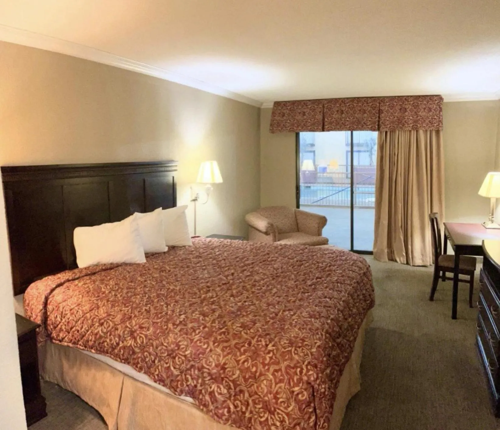 Regency Inn & Suites