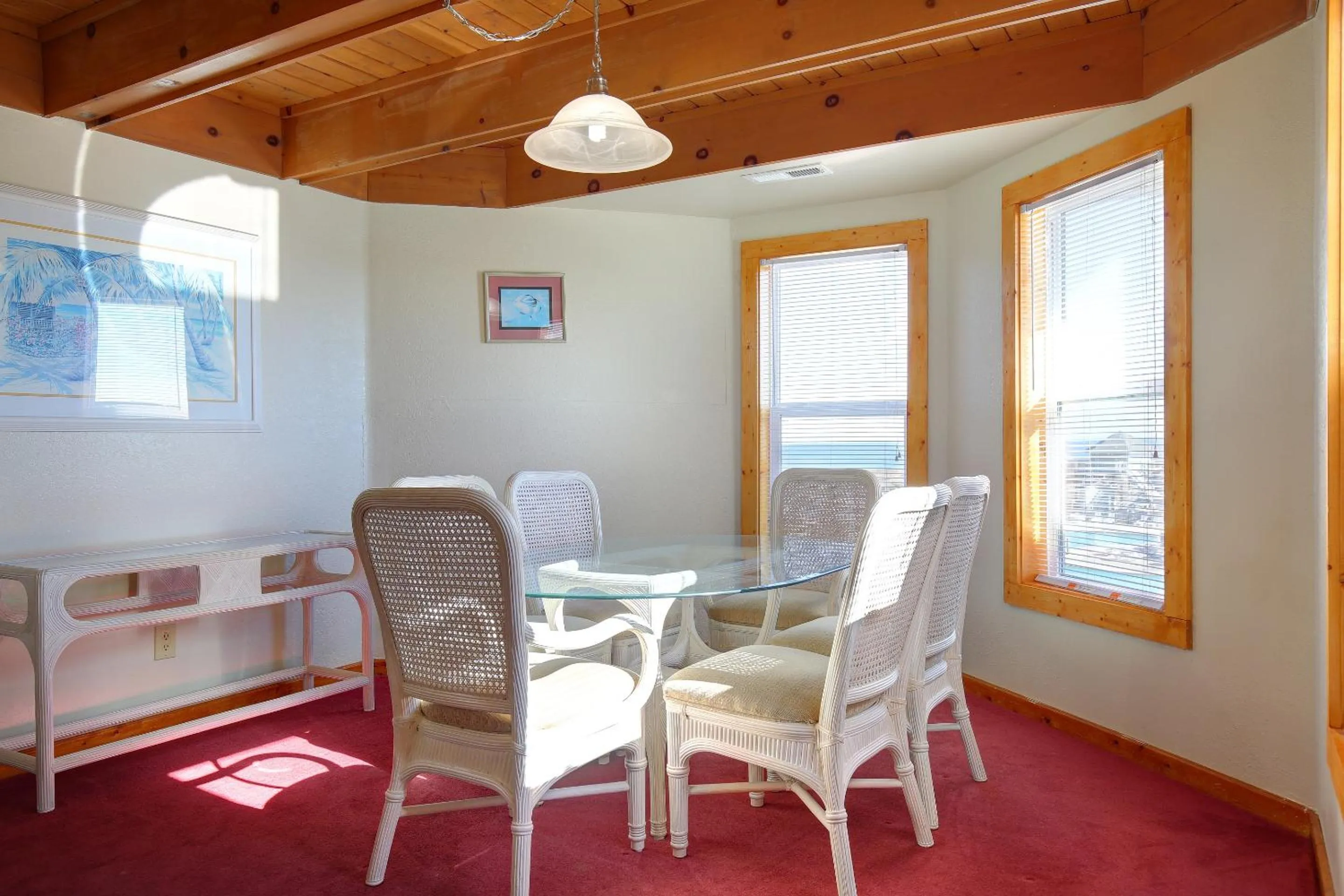 Dining area in Barrier Island Station