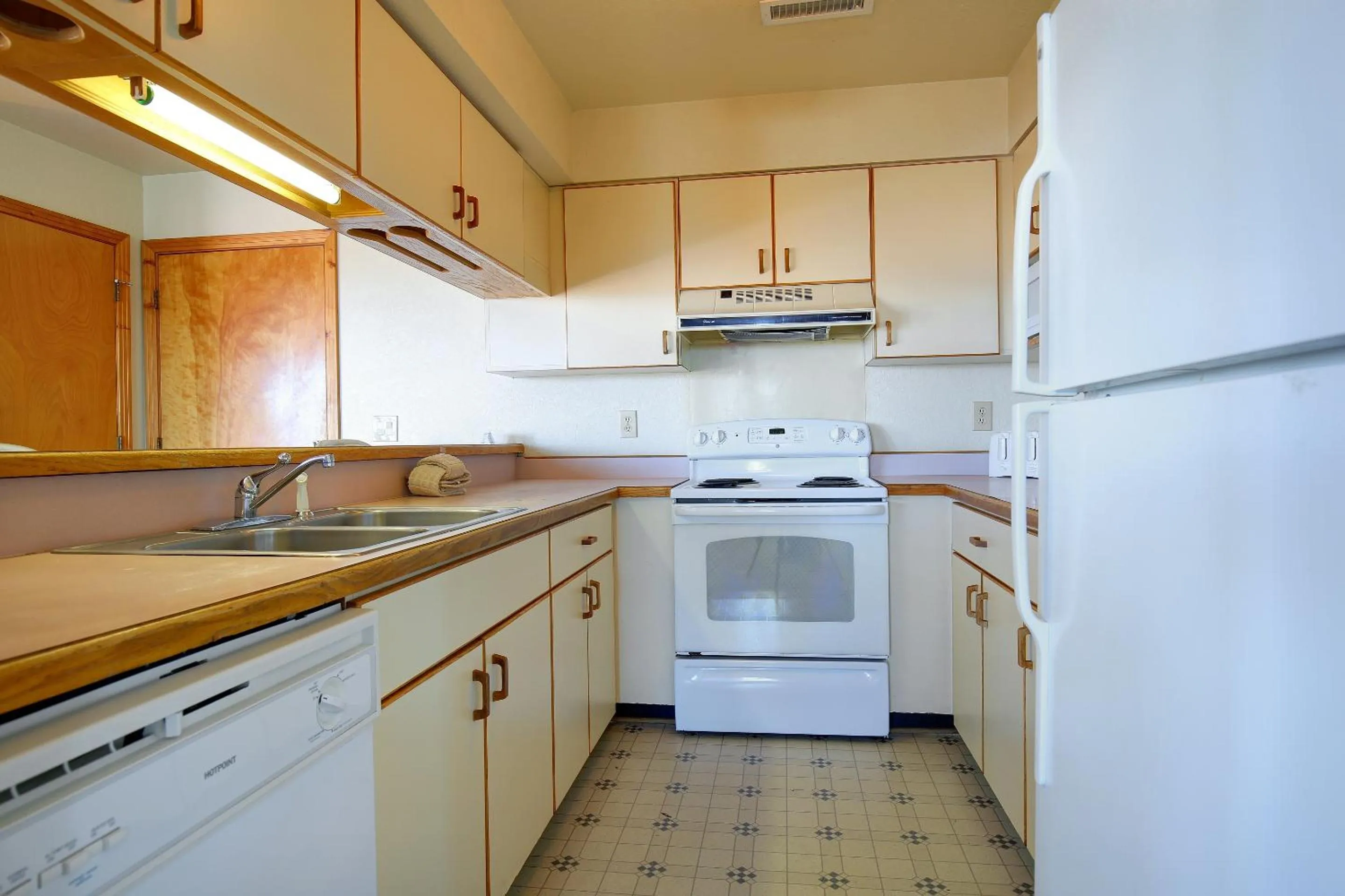 Kitchen or kitchenette in Barrier Island Station