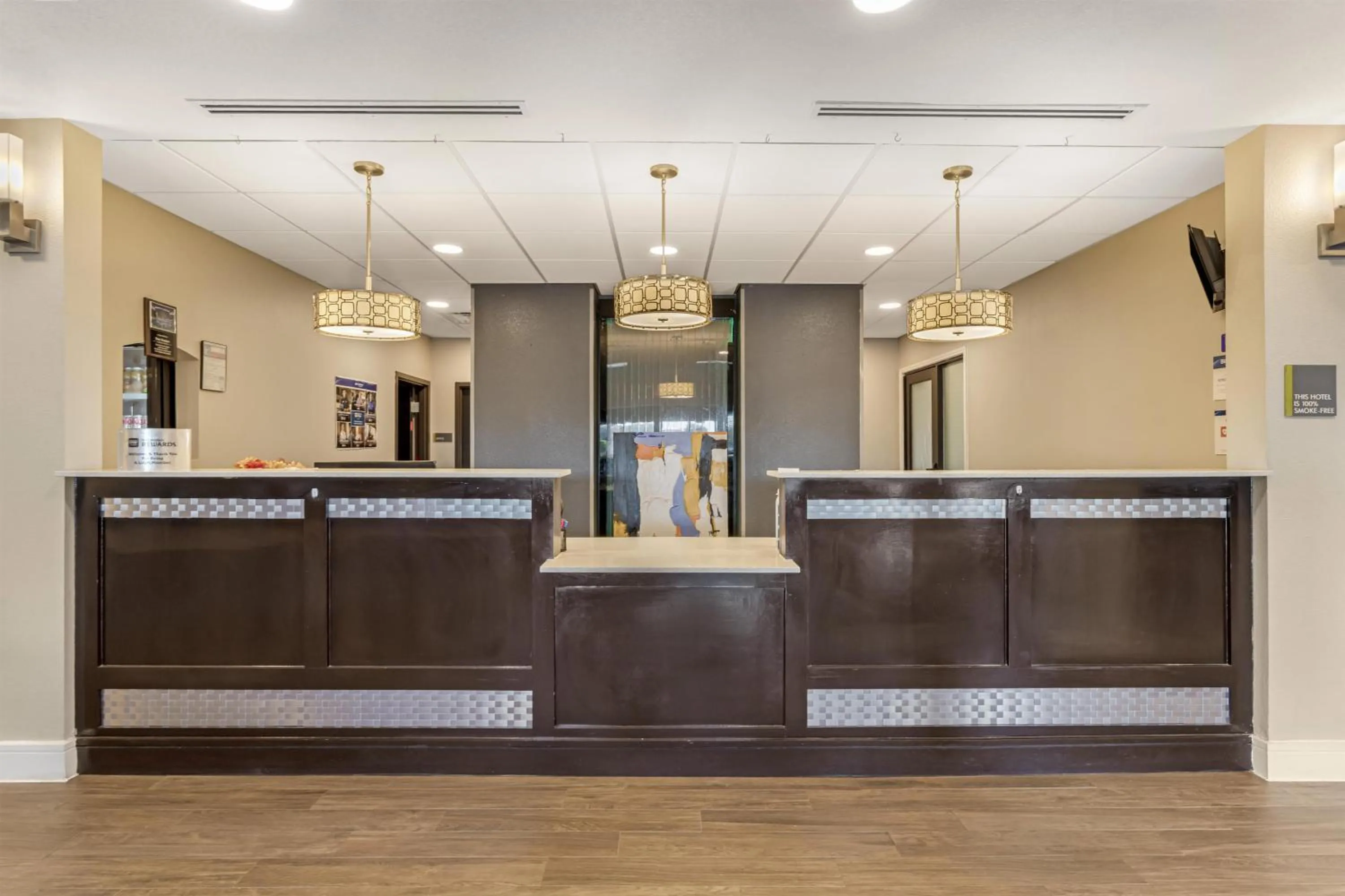 Lobby or reception in Best Western Plus Bay City Inn & Suites