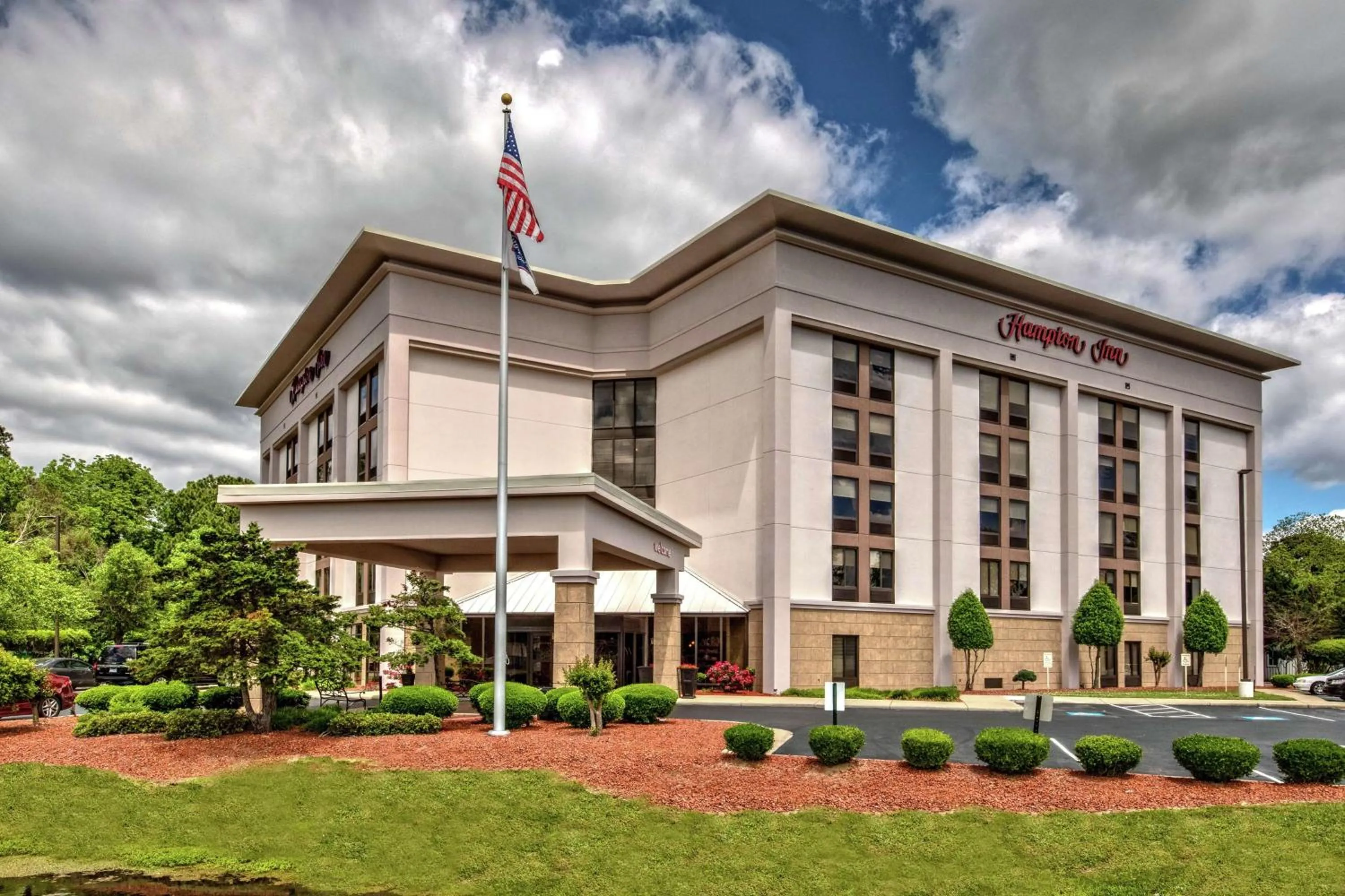 Property building in Hampton Inn Elizabeth City