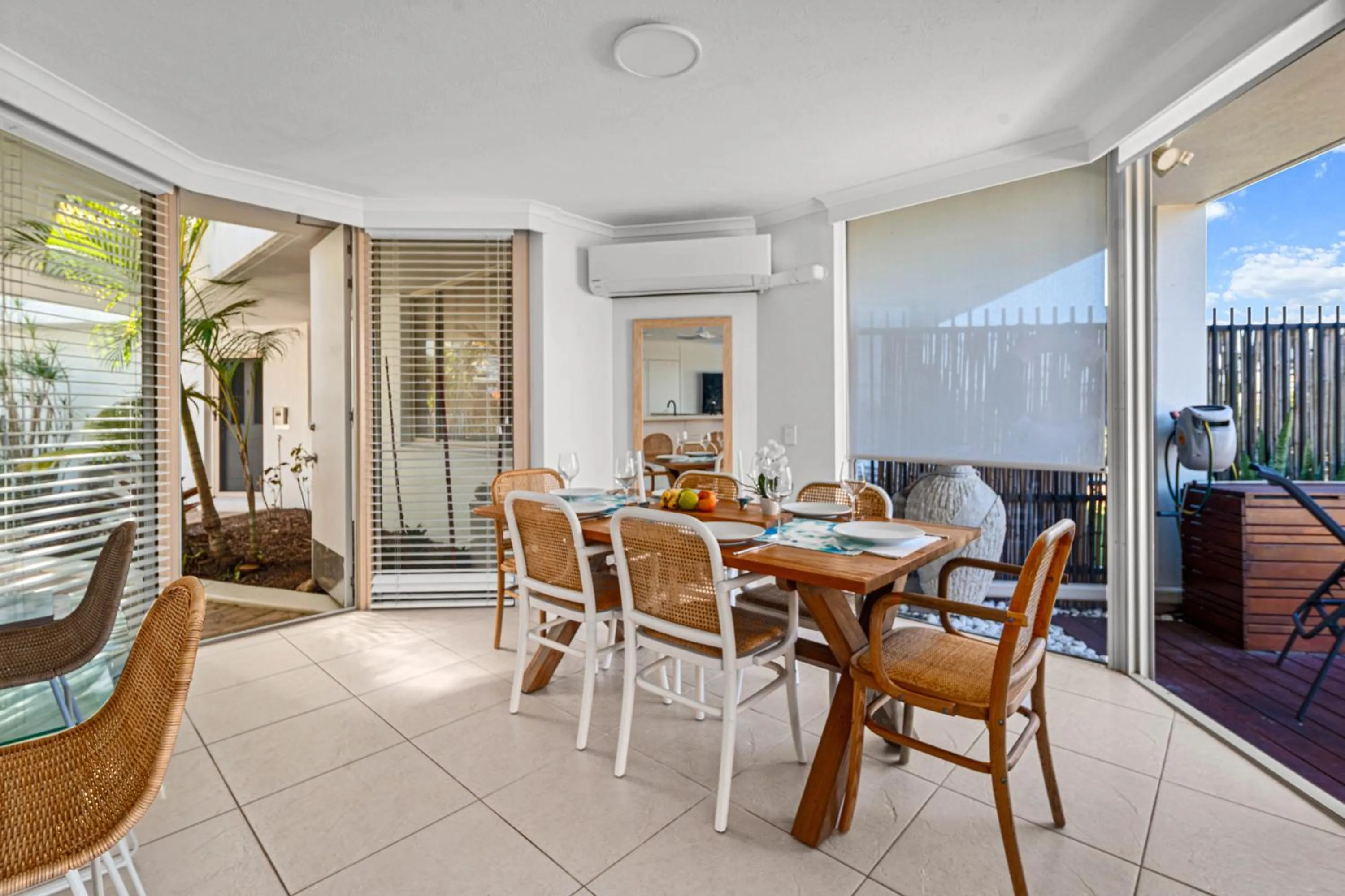 Sandcastles On Currumbin Beachfront, Gold Coast
