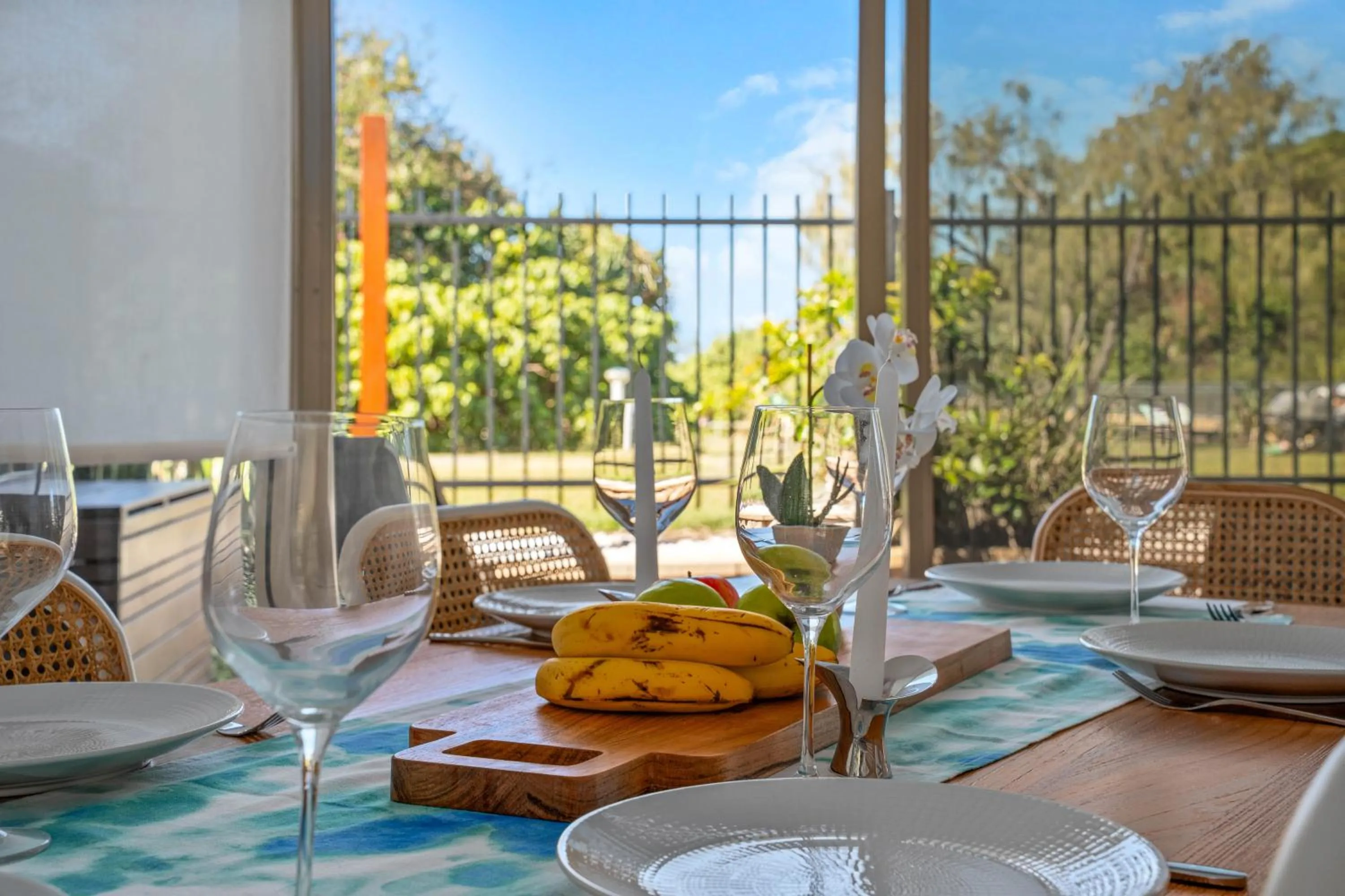 Sandcastles On Currumbin Beachfront, Gold Coast