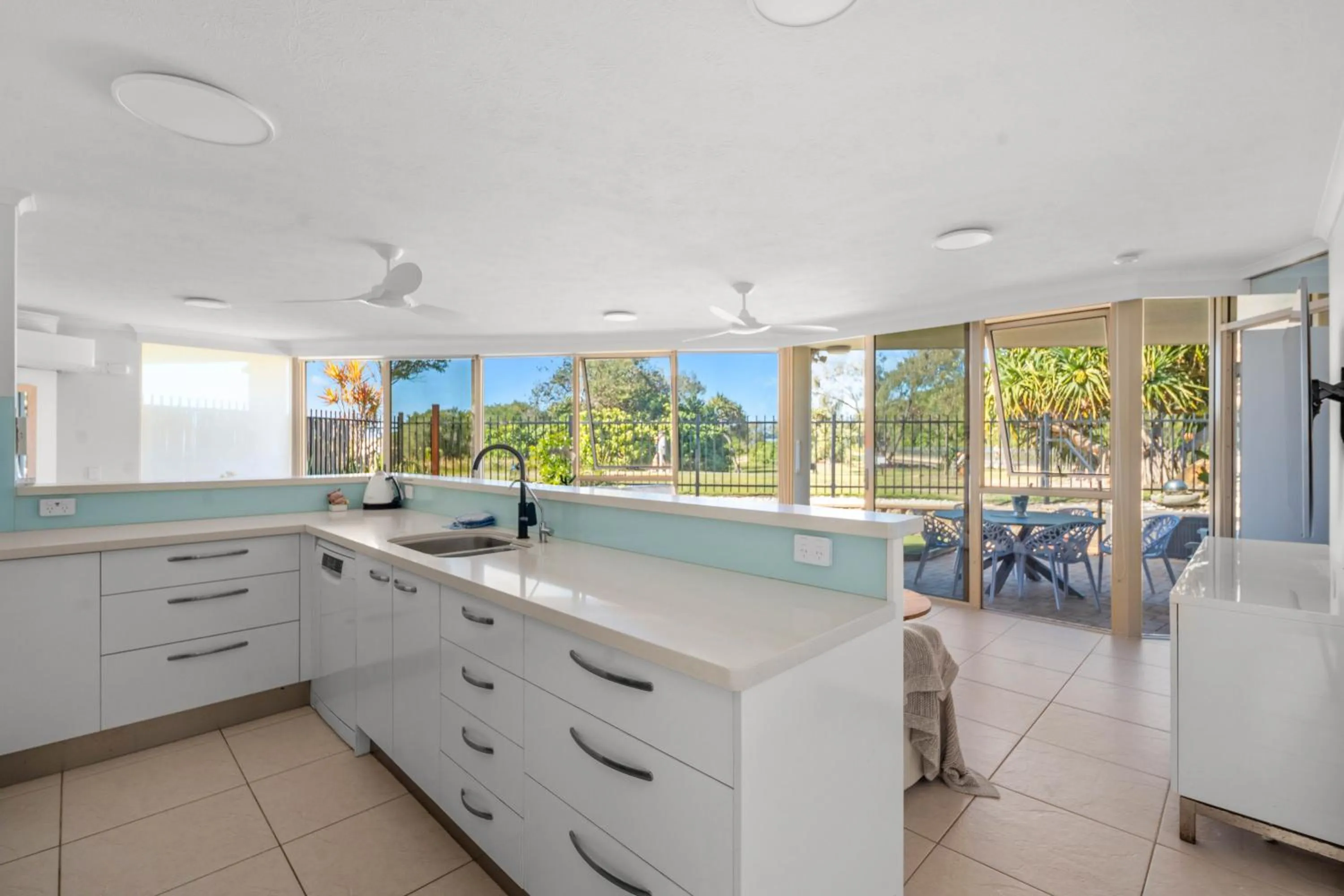 Sandcastles On Currumbin Beachfront, Gold Coast