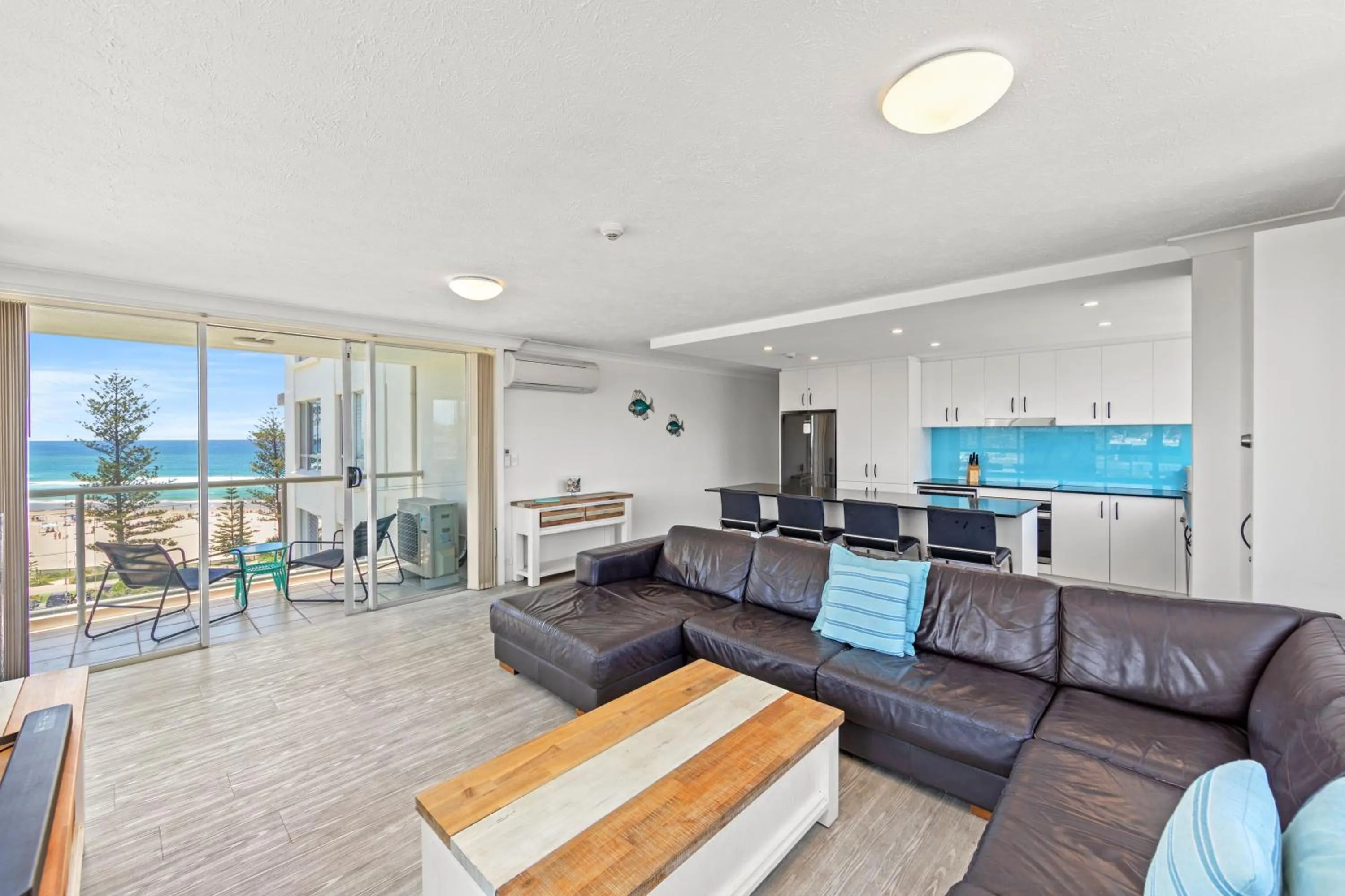 TV and multimedia in Burleigh Beach Tower