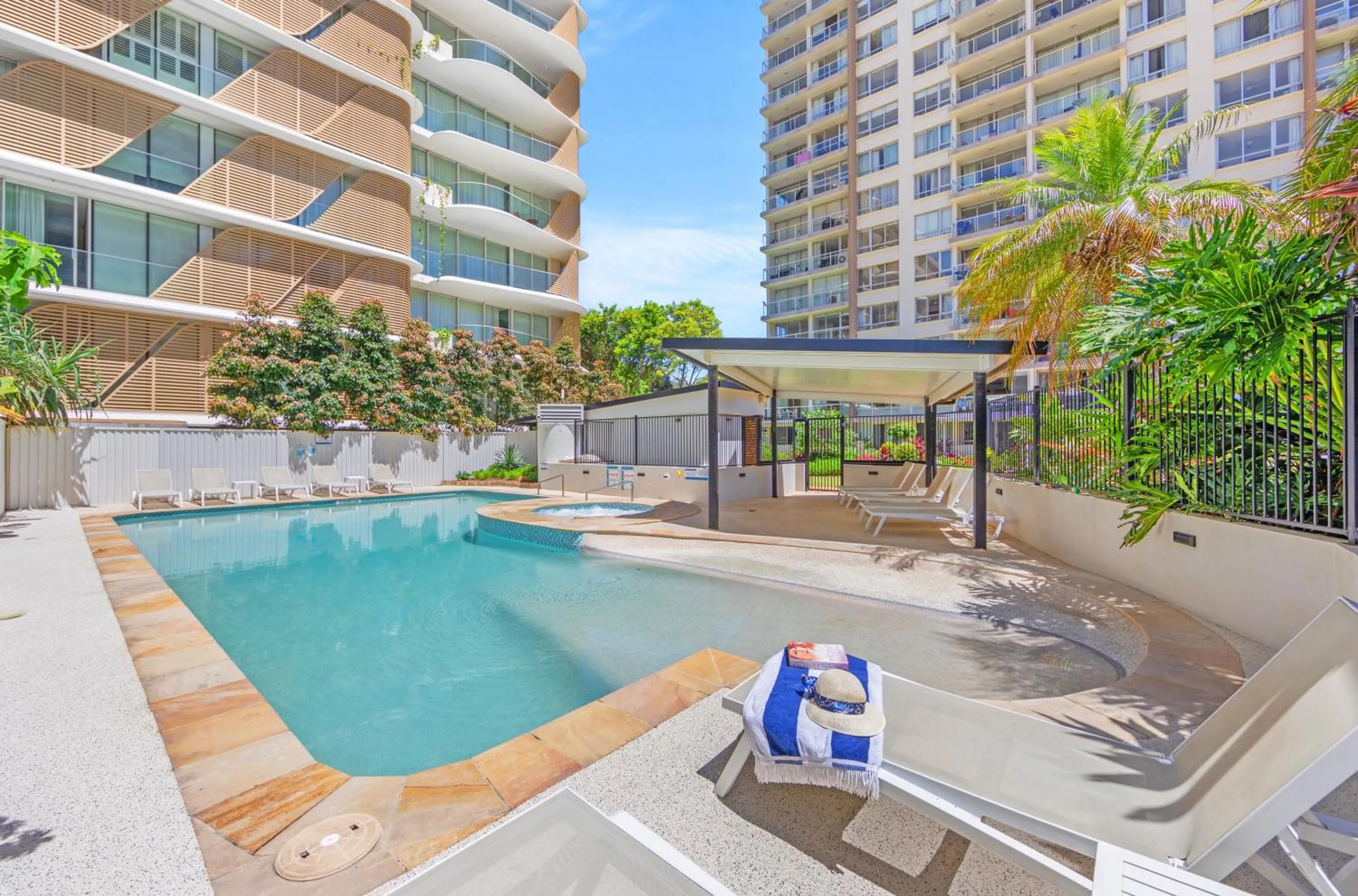 Property building in Burleigh Beach Tower