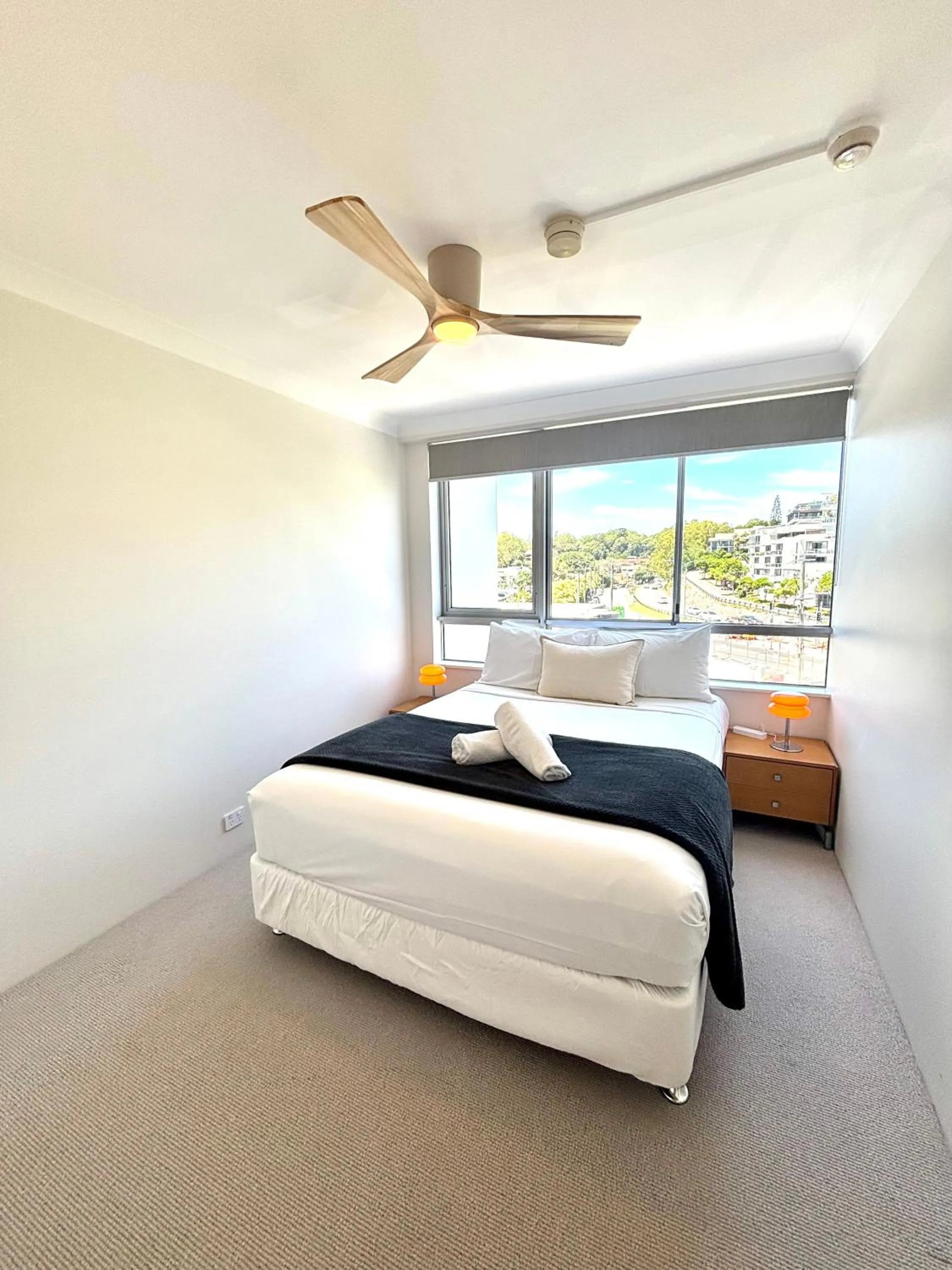 Bedroom, Bed in Burleigh Beach Tower