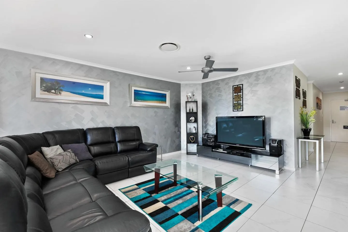 Living room in White Crest Apartments