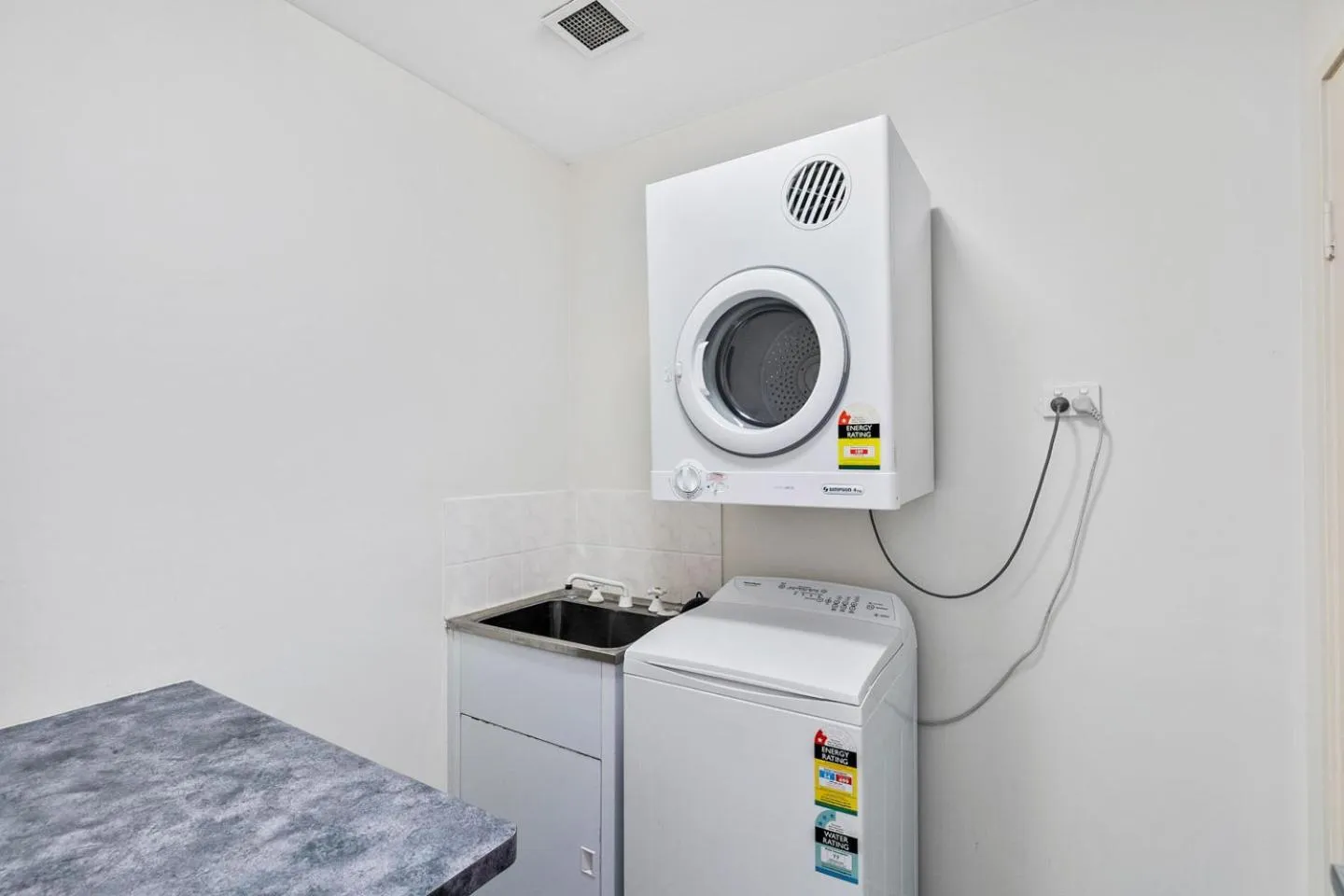 washing machine in White Crest Apartments