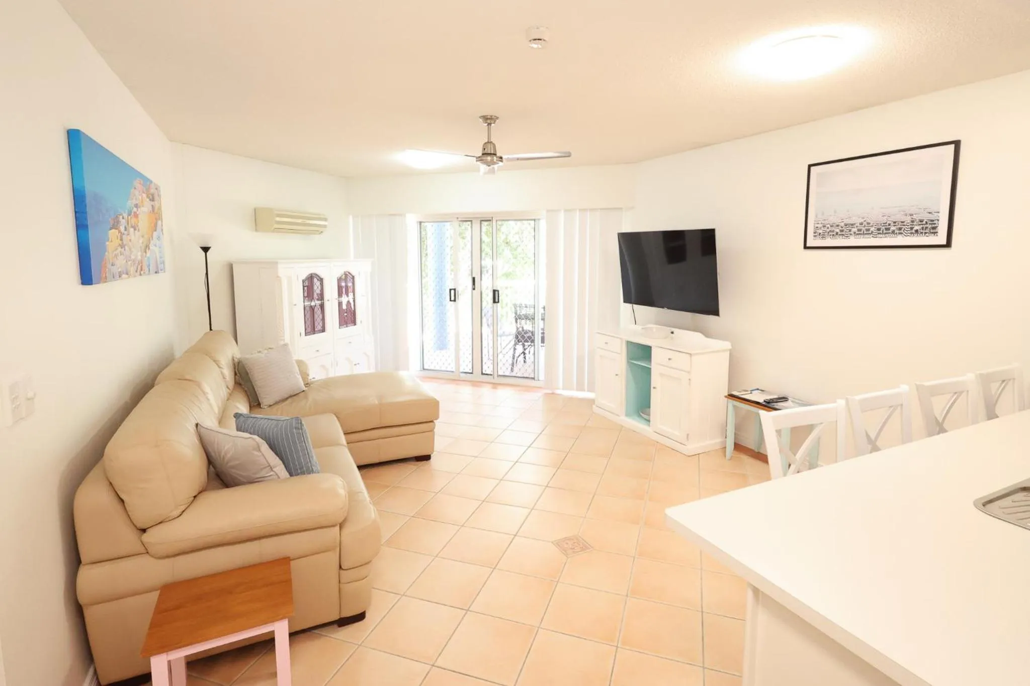 Living room in White Crest Apartments