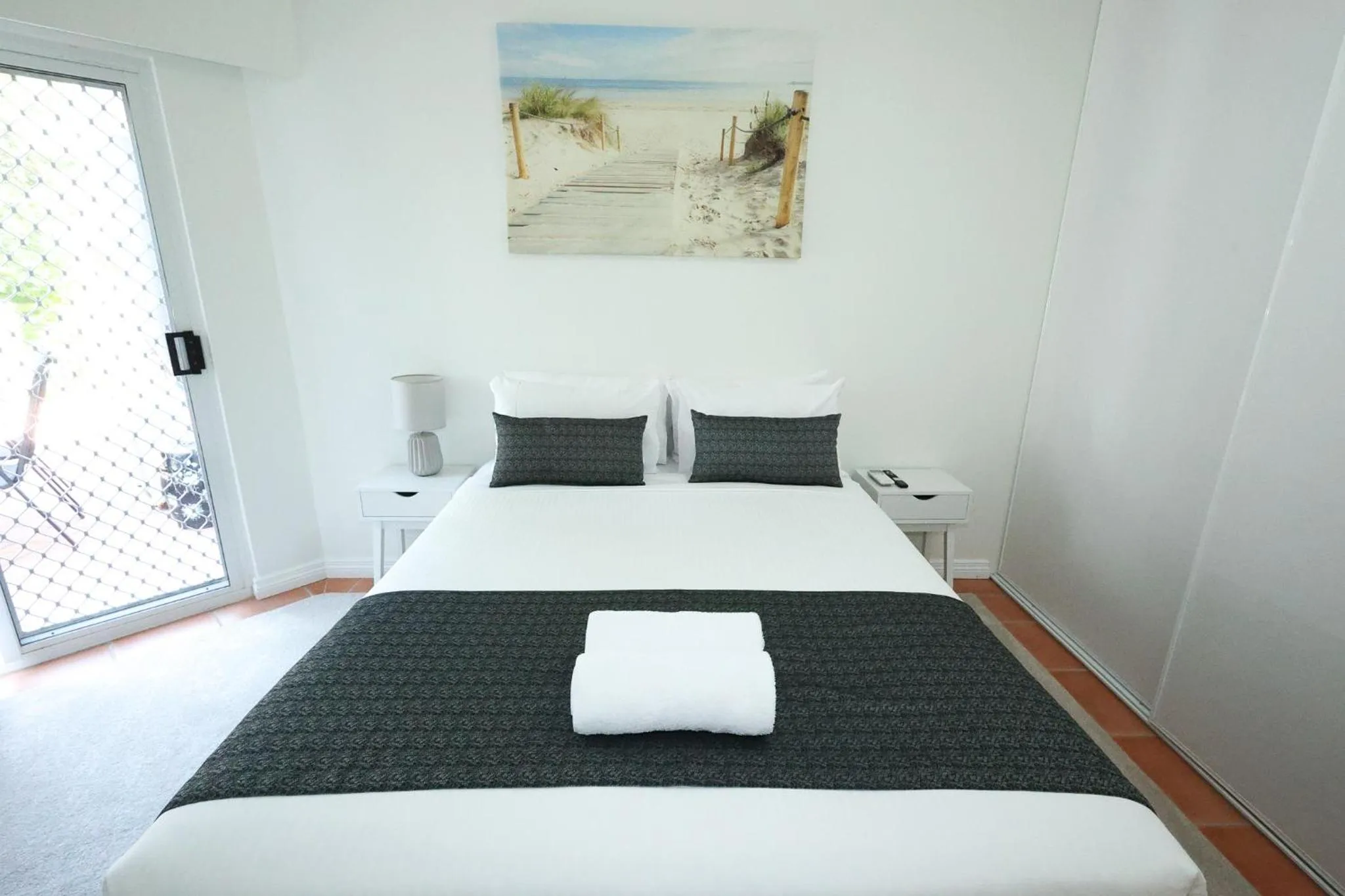 Bedroom, Bed in White Crest Apartments