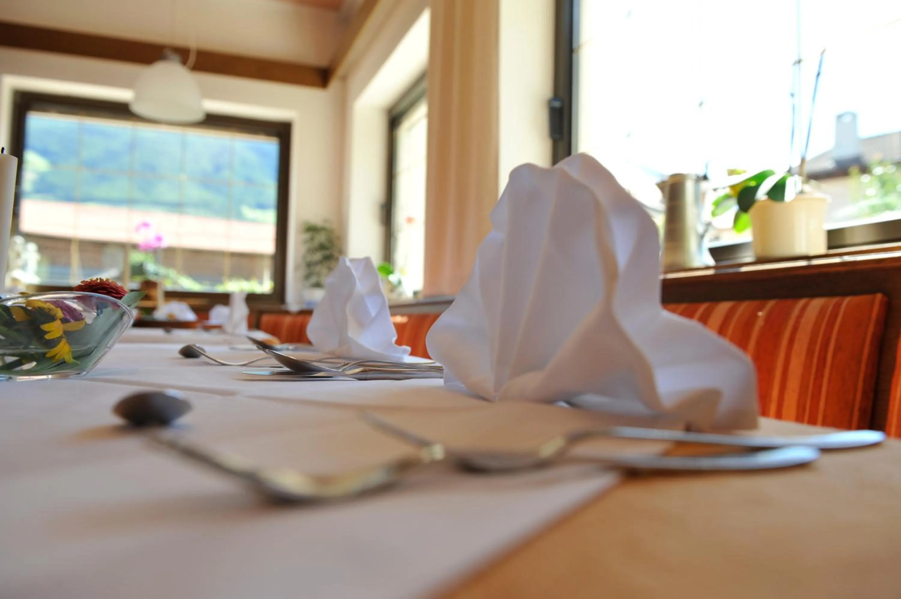 Restaurant/places to eat in Landhotel Anna